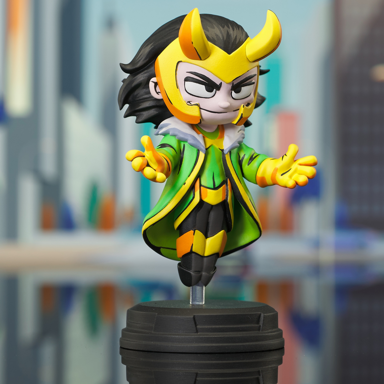 Marvel_Loki_AnimatedStatue_03.jpg
