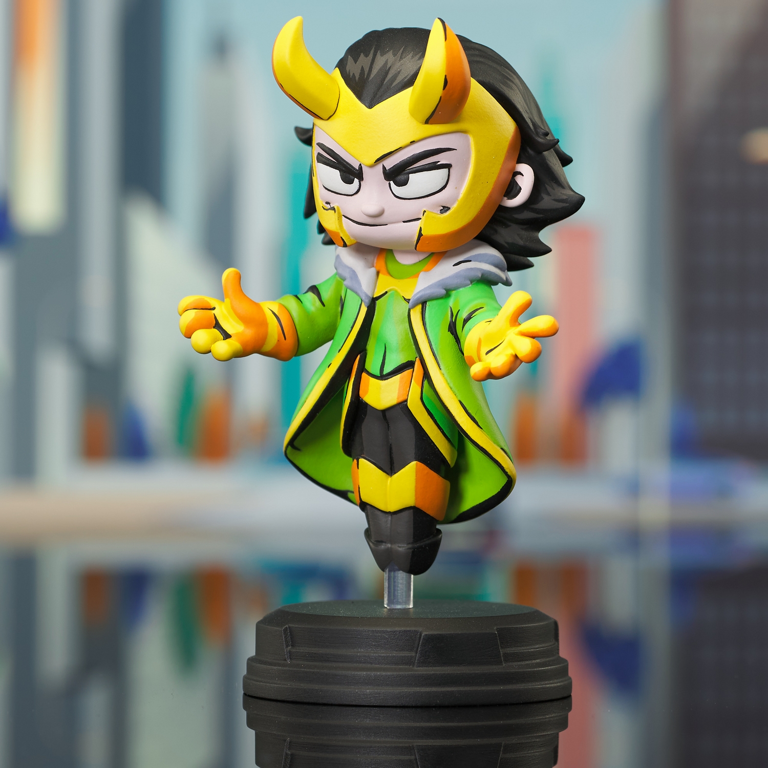 Marvel_Loki_AnimatedStatue_04.jpg