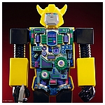 SC-Transformers_Bumblebee_FullColor_hero2_2048_2048x2048.jpg