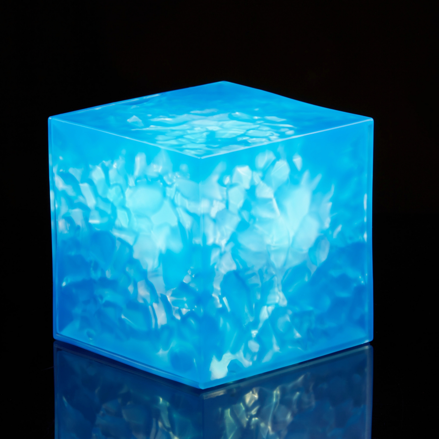 Marvel Legends Series Tesseract Electronic Role Play Accessory 1.jpg