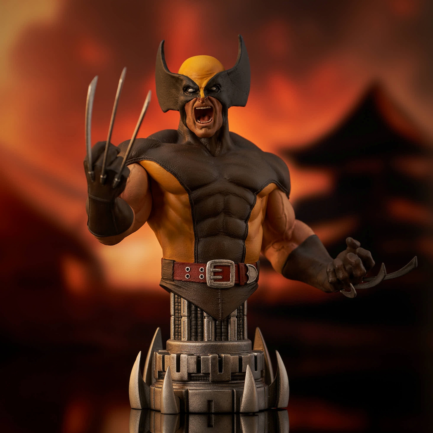 Marvel_WolverineBrown_Bust_01.jpg