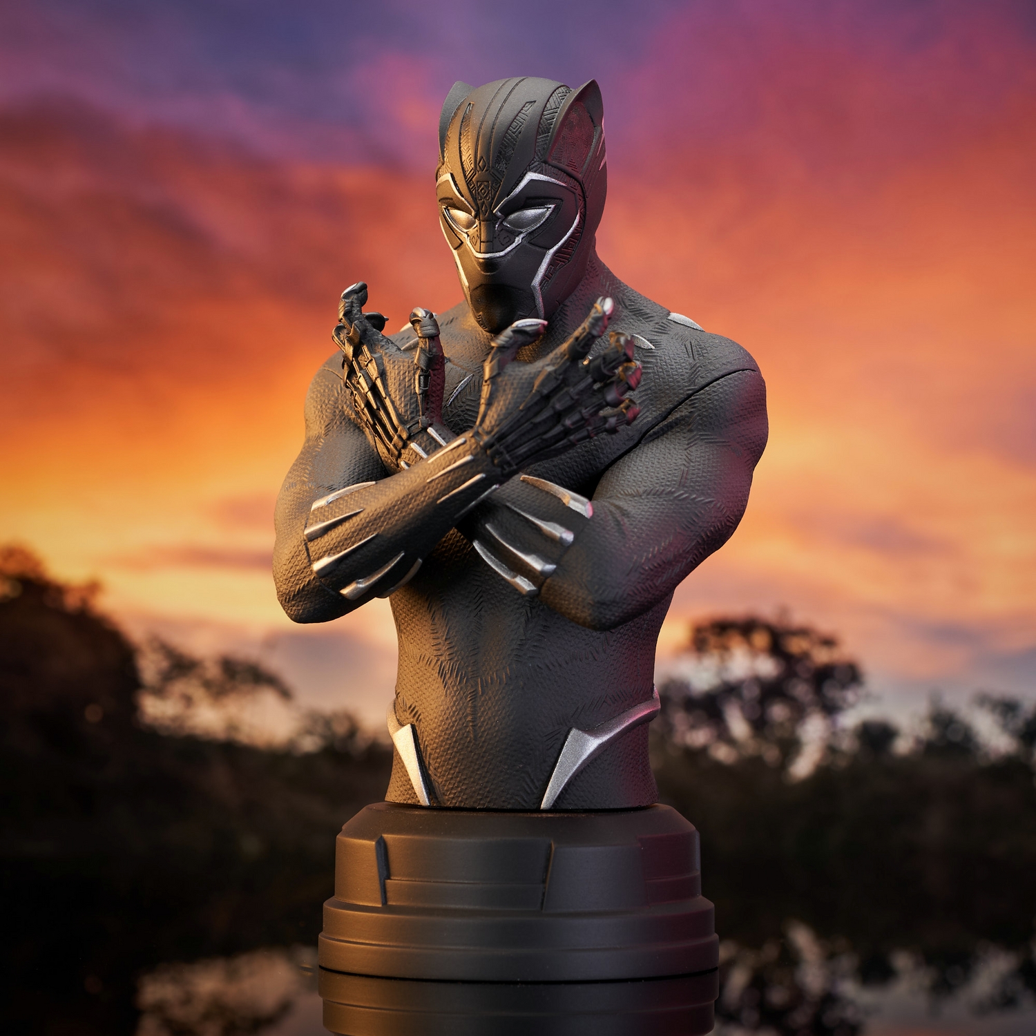 Marvel_BlackPanther_Bust_02.jpg