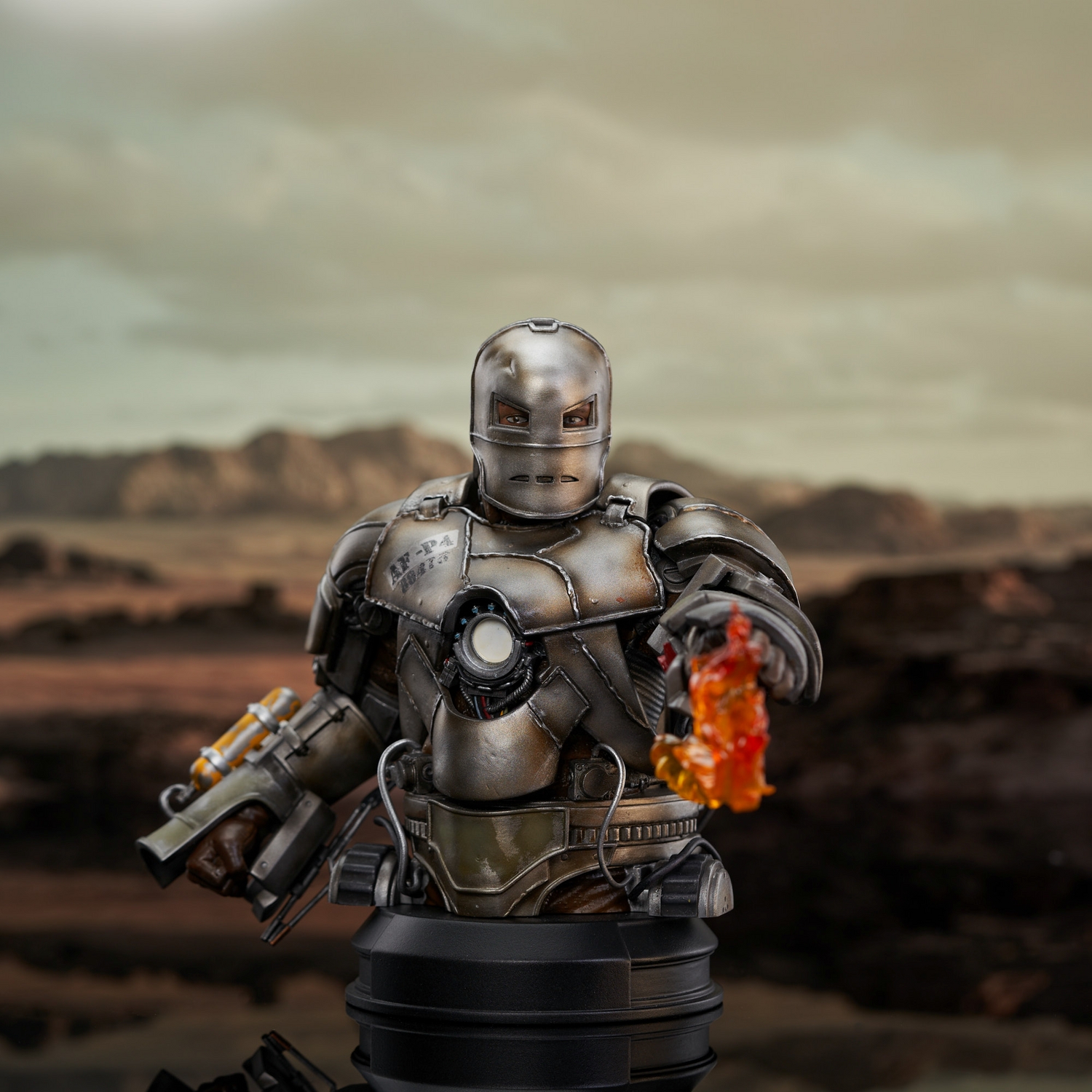 Marvel_IronManMk1MCU_Bust_01.jpg