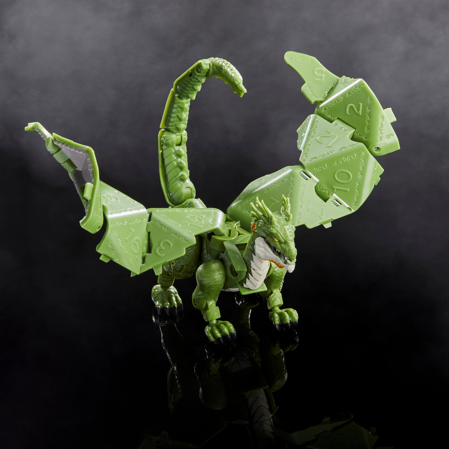 F6754_PROD_D&D_COLLECTIBLE_GREEN_DRAGON_300_Online_2000SQ.jpg