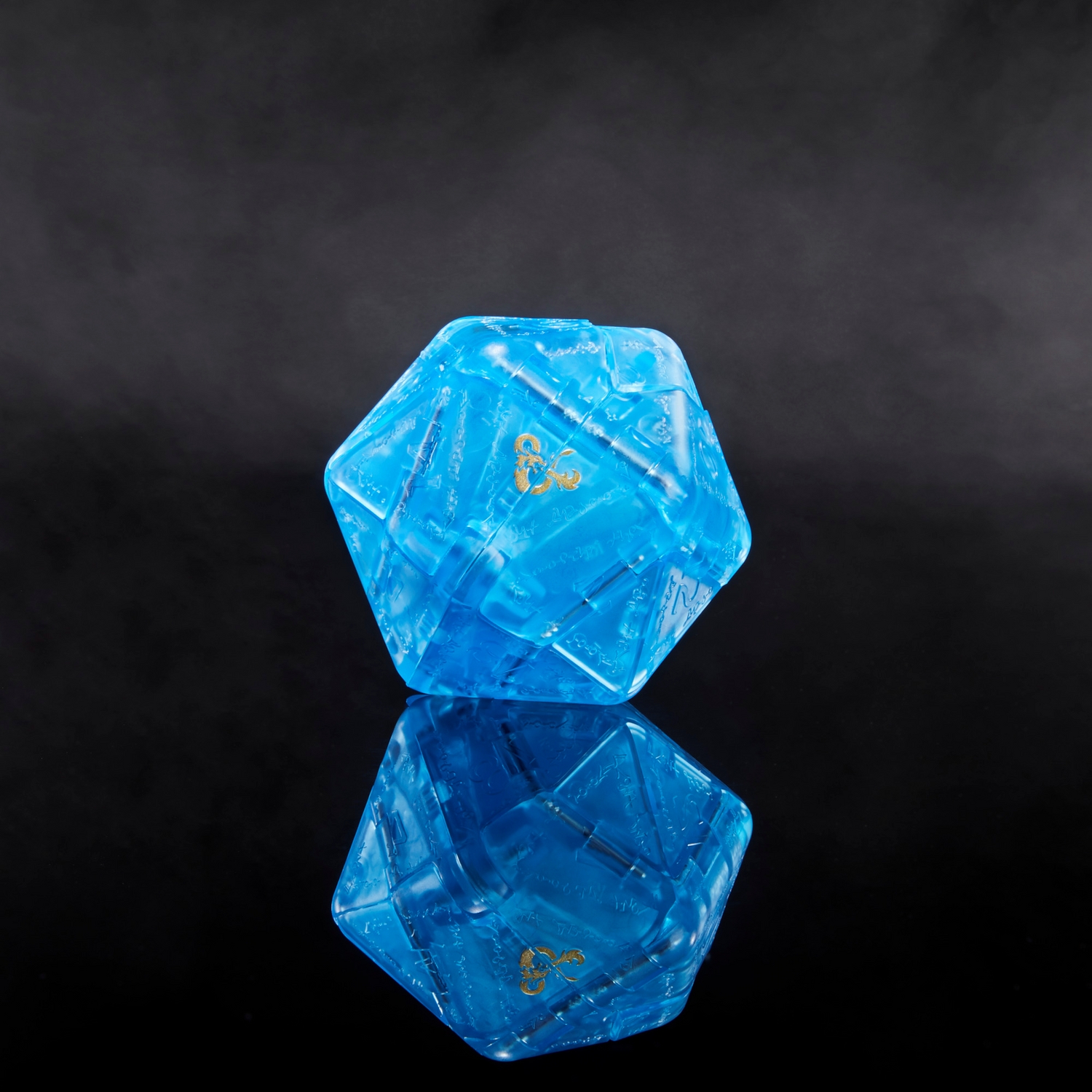 F8022_PROD_D&D_COLLECTIBLE_BLUE_DISPLACER_162 1_Online_2000SQ.jpg