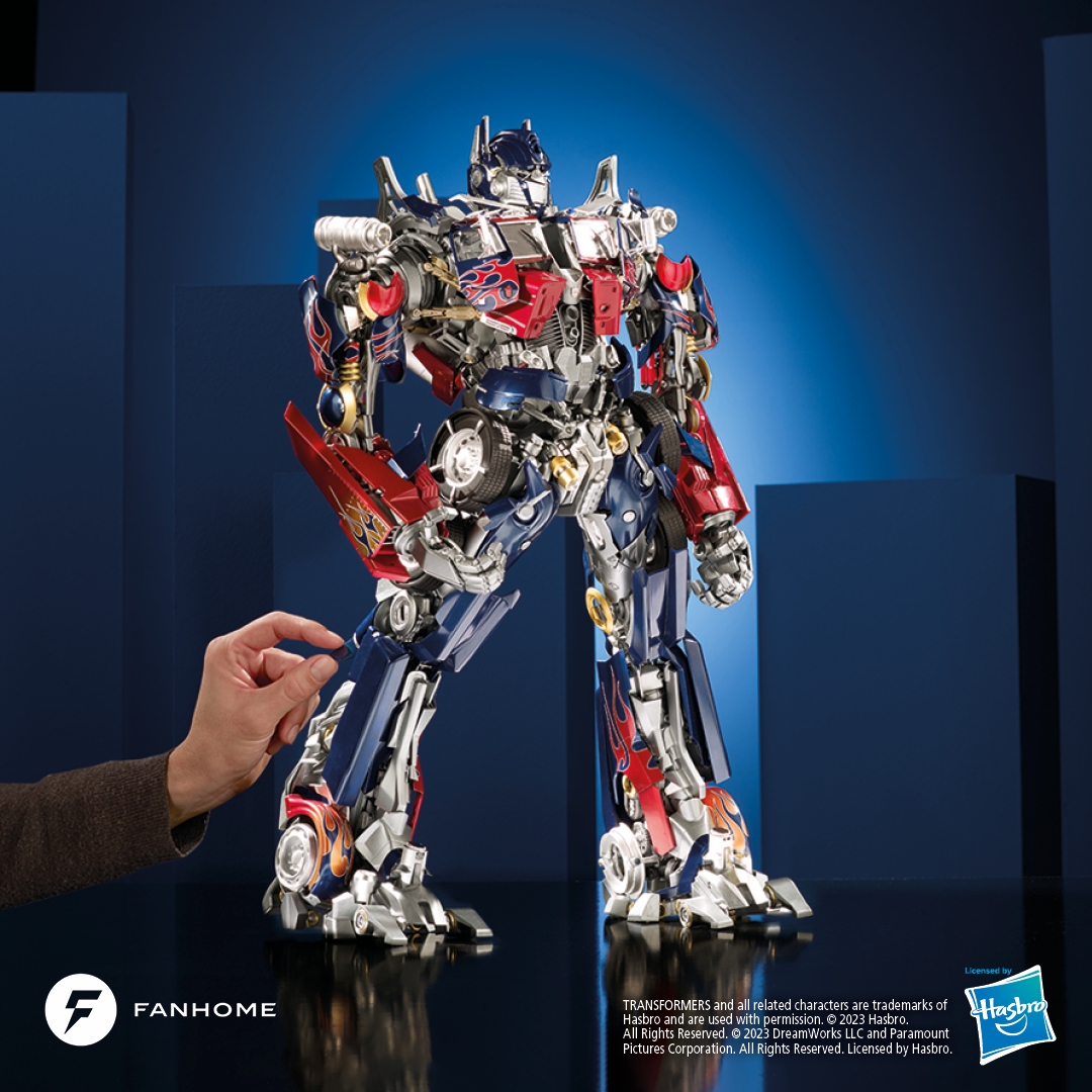 Fanhome Optimus Prime Pic 1.jpg