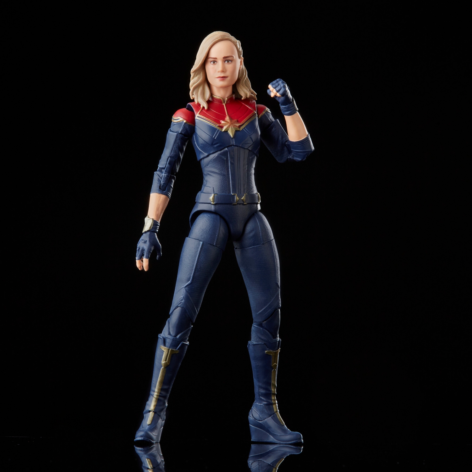 MARVEL LEGENDS SERIES CAPTAIN MARVEL 1.jpg