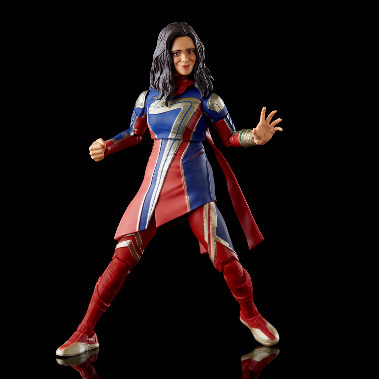 MARVEL LEGENDS SERIES MS. MARVEL 4.jpg