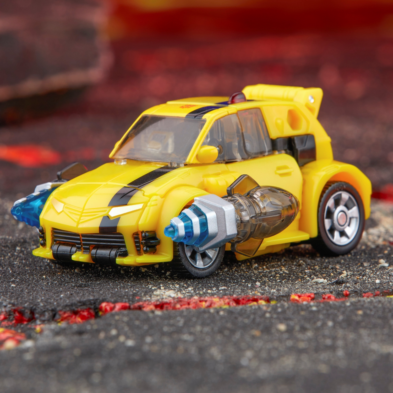 TF Legacy United Deluxe Class Animated Universe Bumblebee 12.jpg