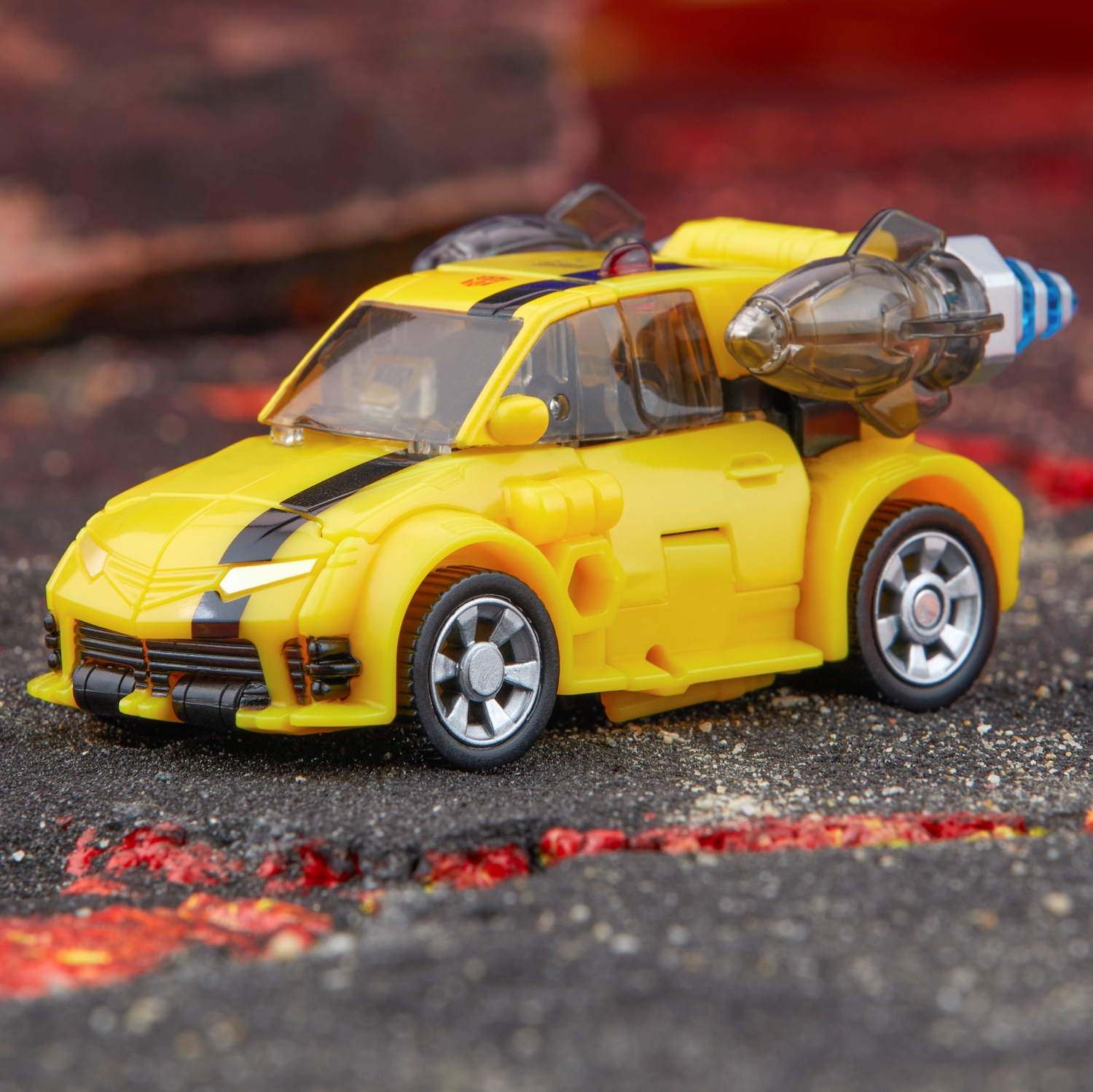 TF Legacy United Deluxe Class Animated Universe Bumblebee 14.jpg