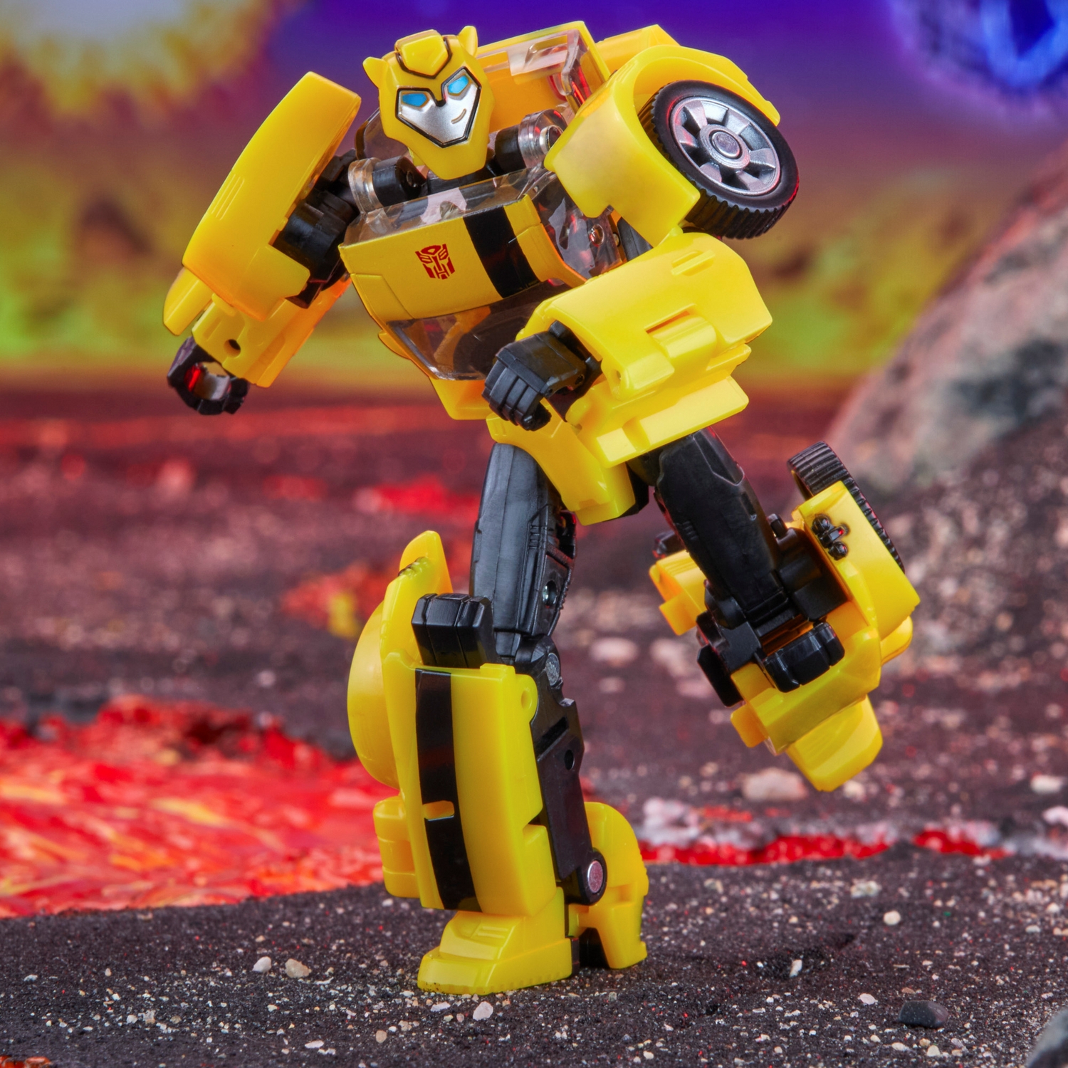 TF Legacy United Deluxe Class Animated Universe Bumblebee 8.jpg