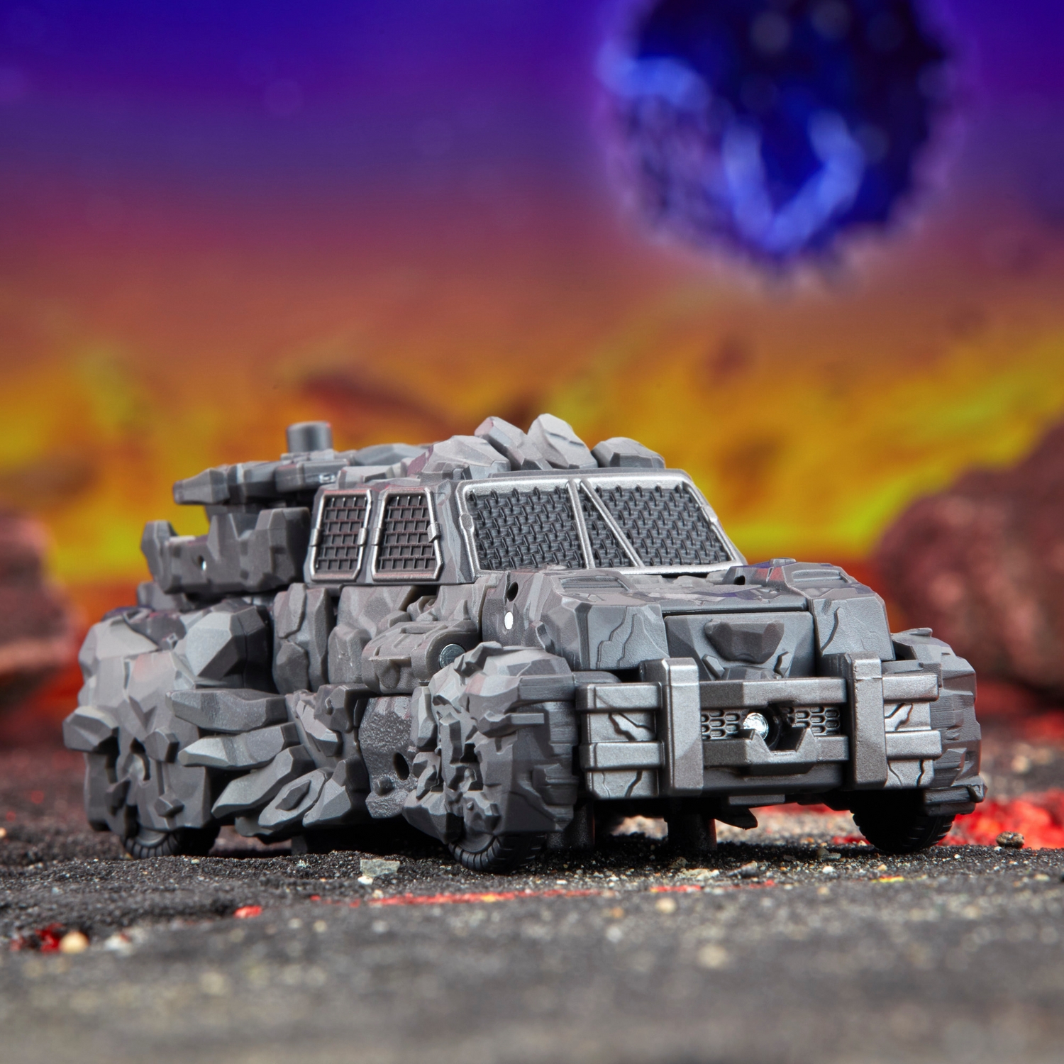 TF Legacy United Deluxe Class Infernac Universe Magneous 9.jpg