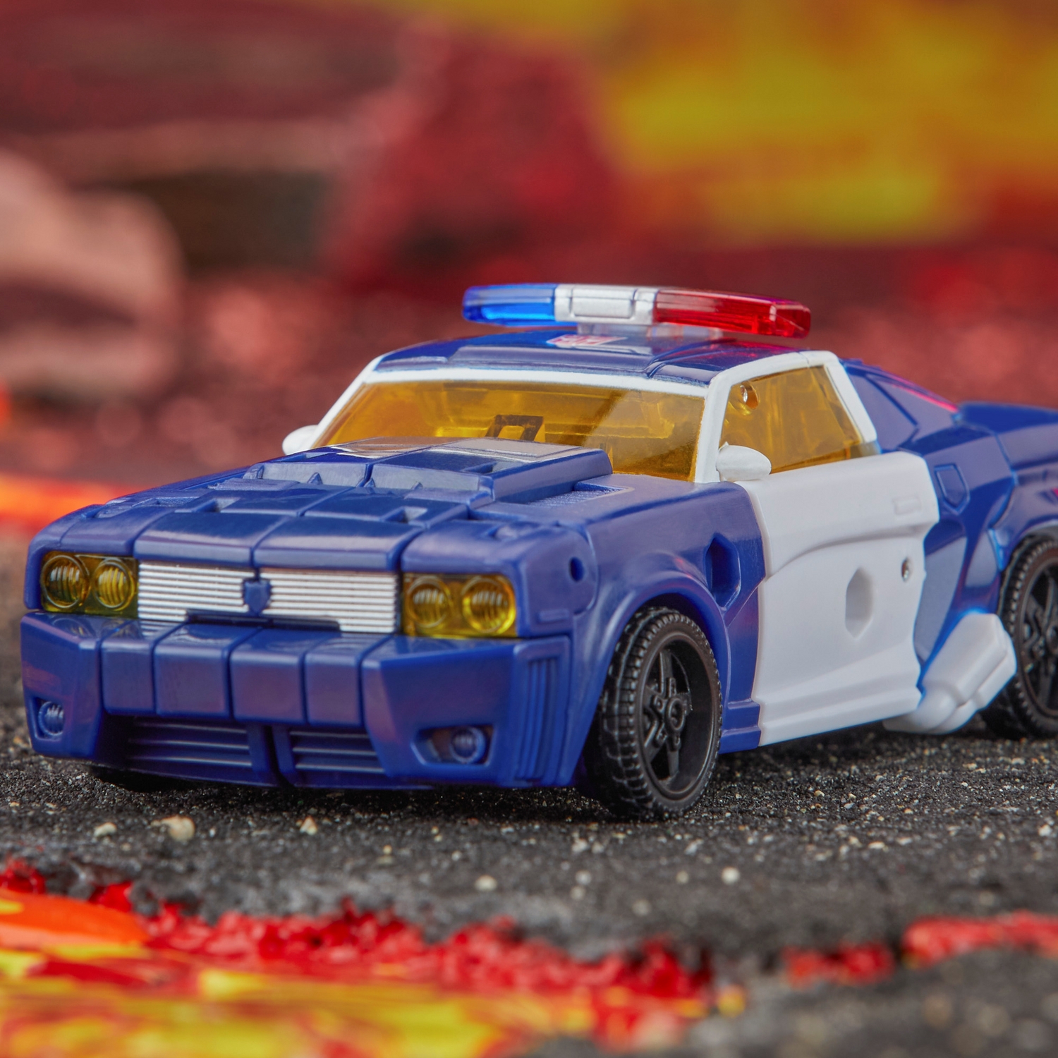 TF Legacy United Deluxe Class Rescue Bots Universe Autobot Chase 10.jpg