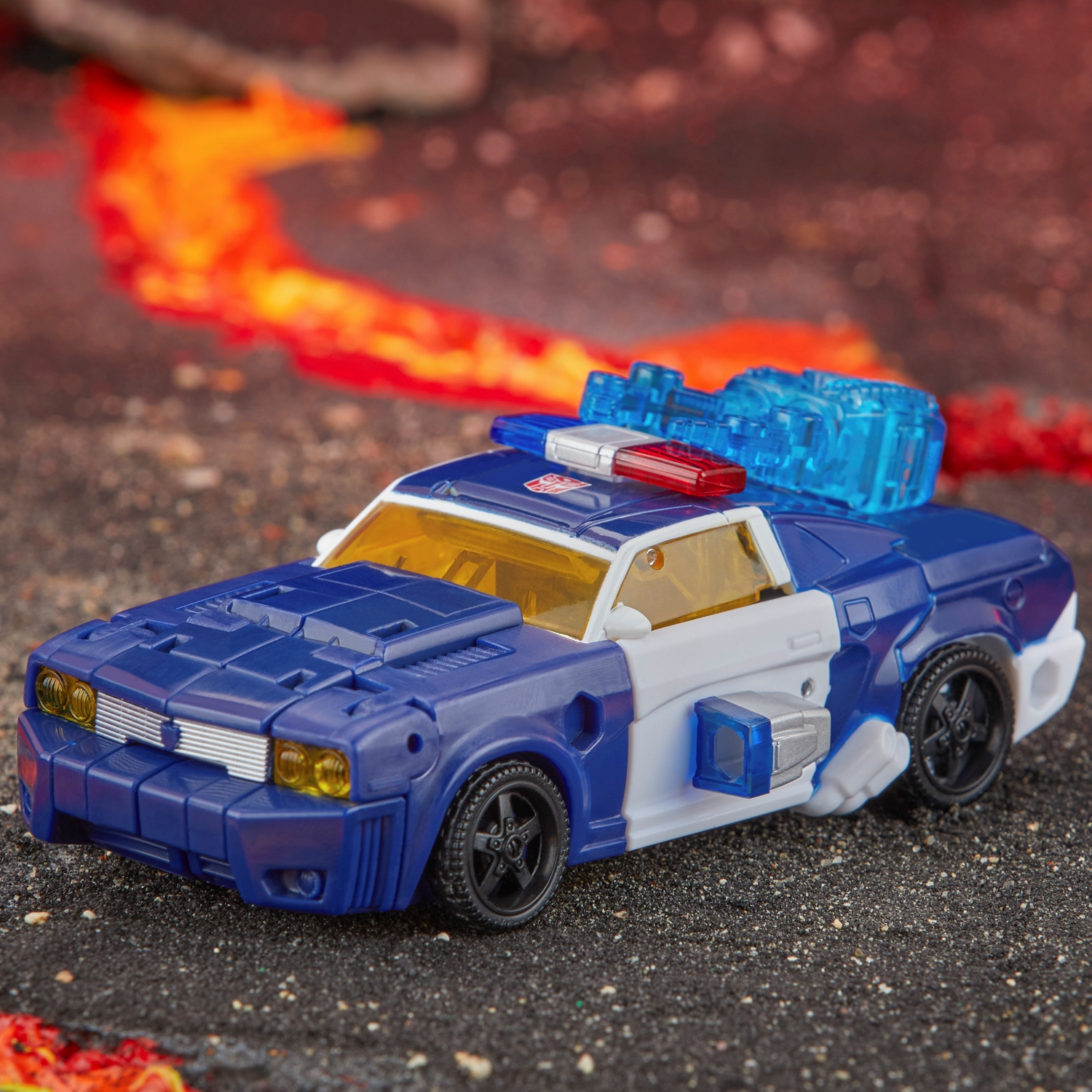 TF Legacy United Deluxe Class Rescue Bots Universe Autobot Chase 12.jpg