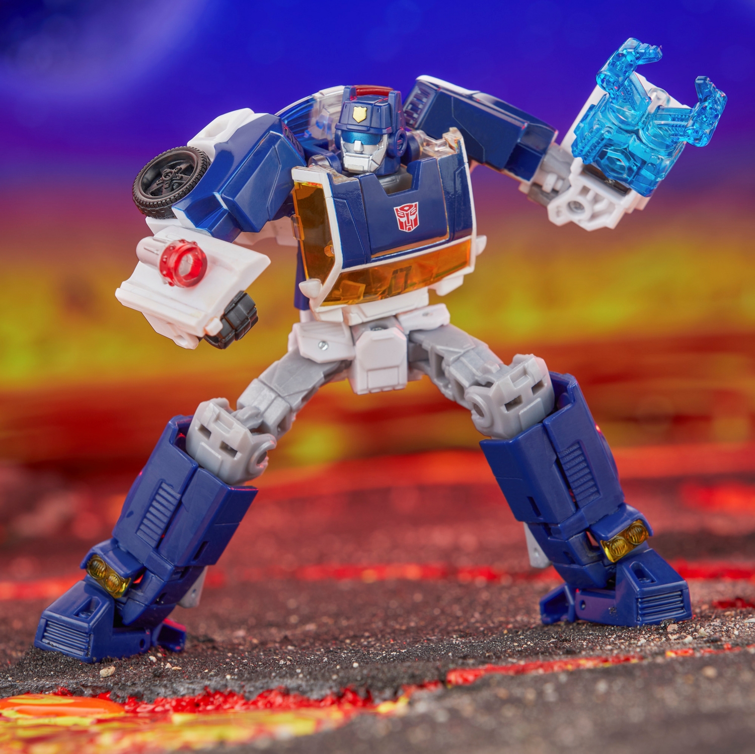 TF Legacy United Deluxe Class Rescue Bots Universe Autobot Chase 5.jpg