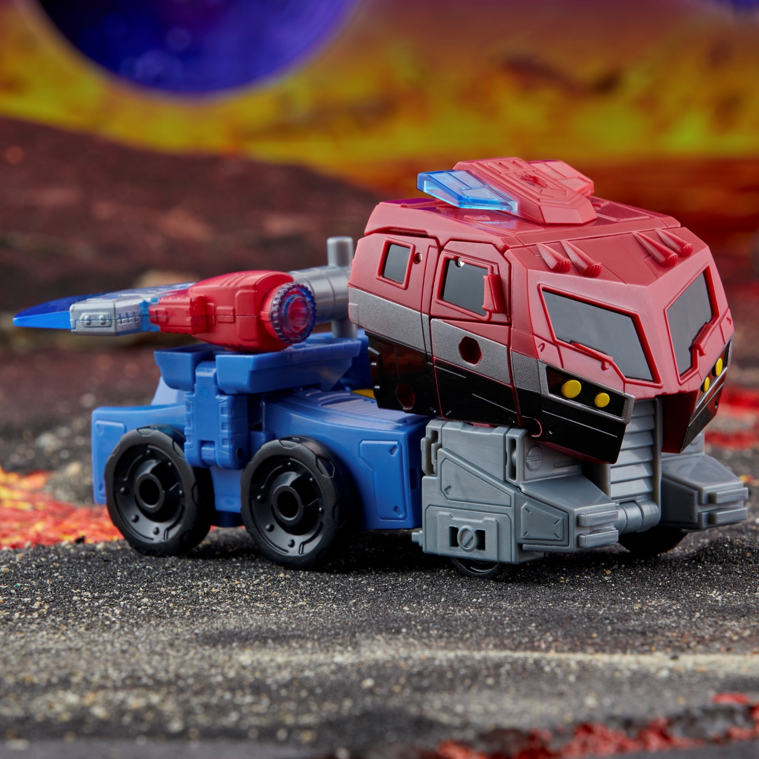 TF Legacy United Voyager Class Animated Universe Optimus Prime 11.jpg