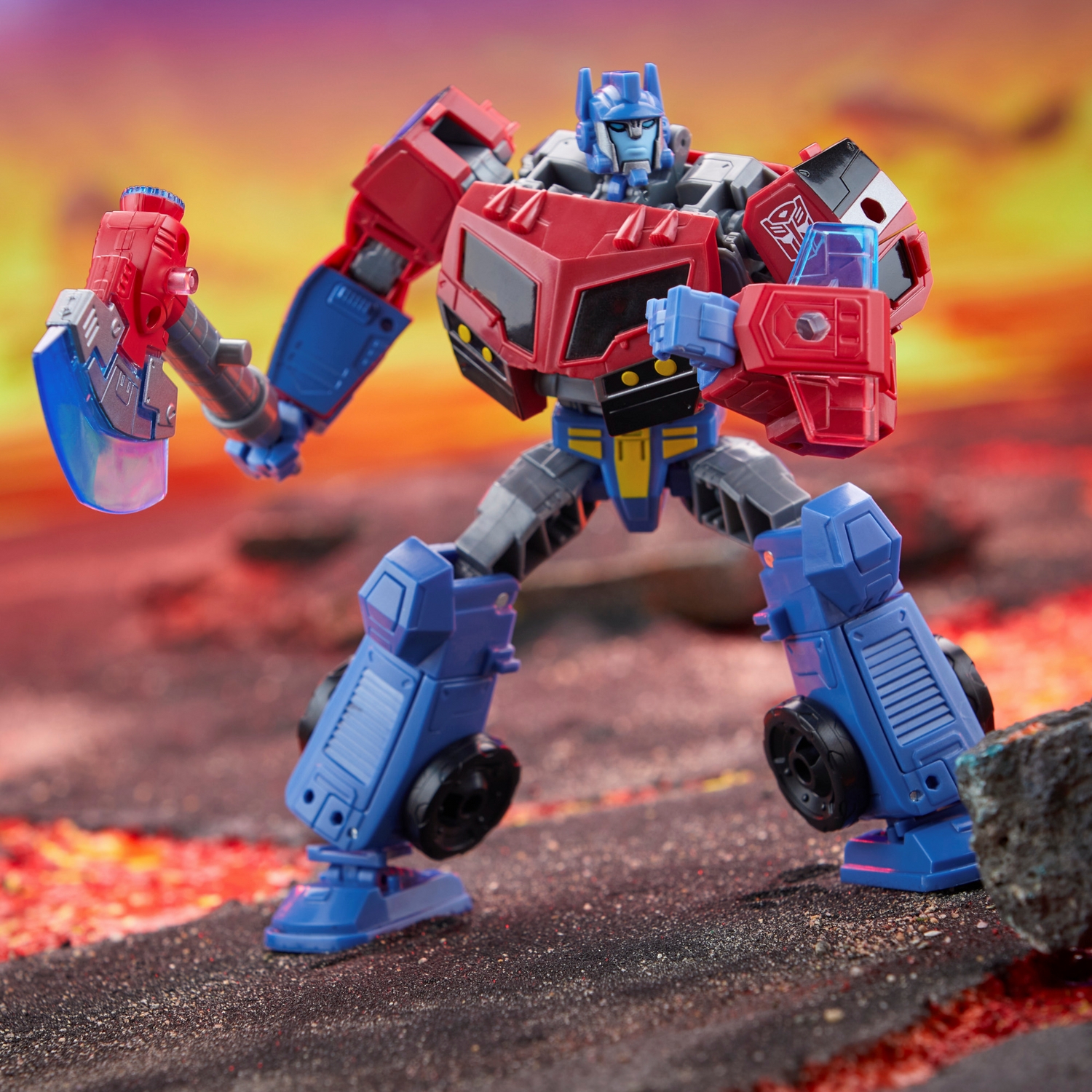 TF Legacy United Voyager Class Animated Universe Optimus Prime 6.jpg