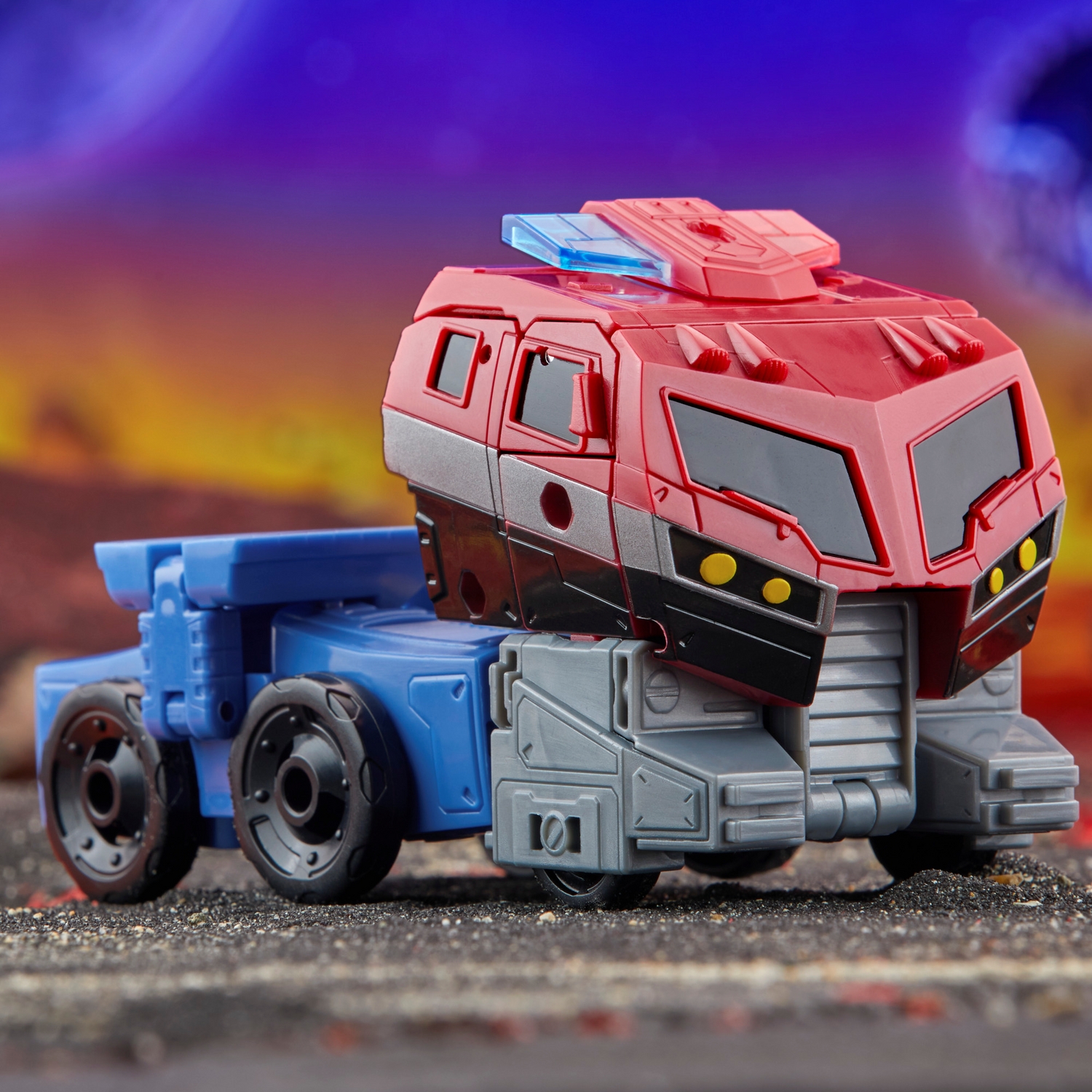 TF Legacy United Voyager Class Animated Universe Optimus Prime 9.jpg