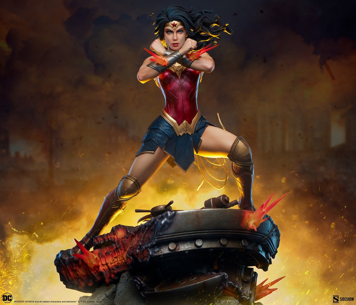 wonder-woman-saving-the-day-premium-format-figure_dc-comics_gallery_648bb2e86095b.jpg