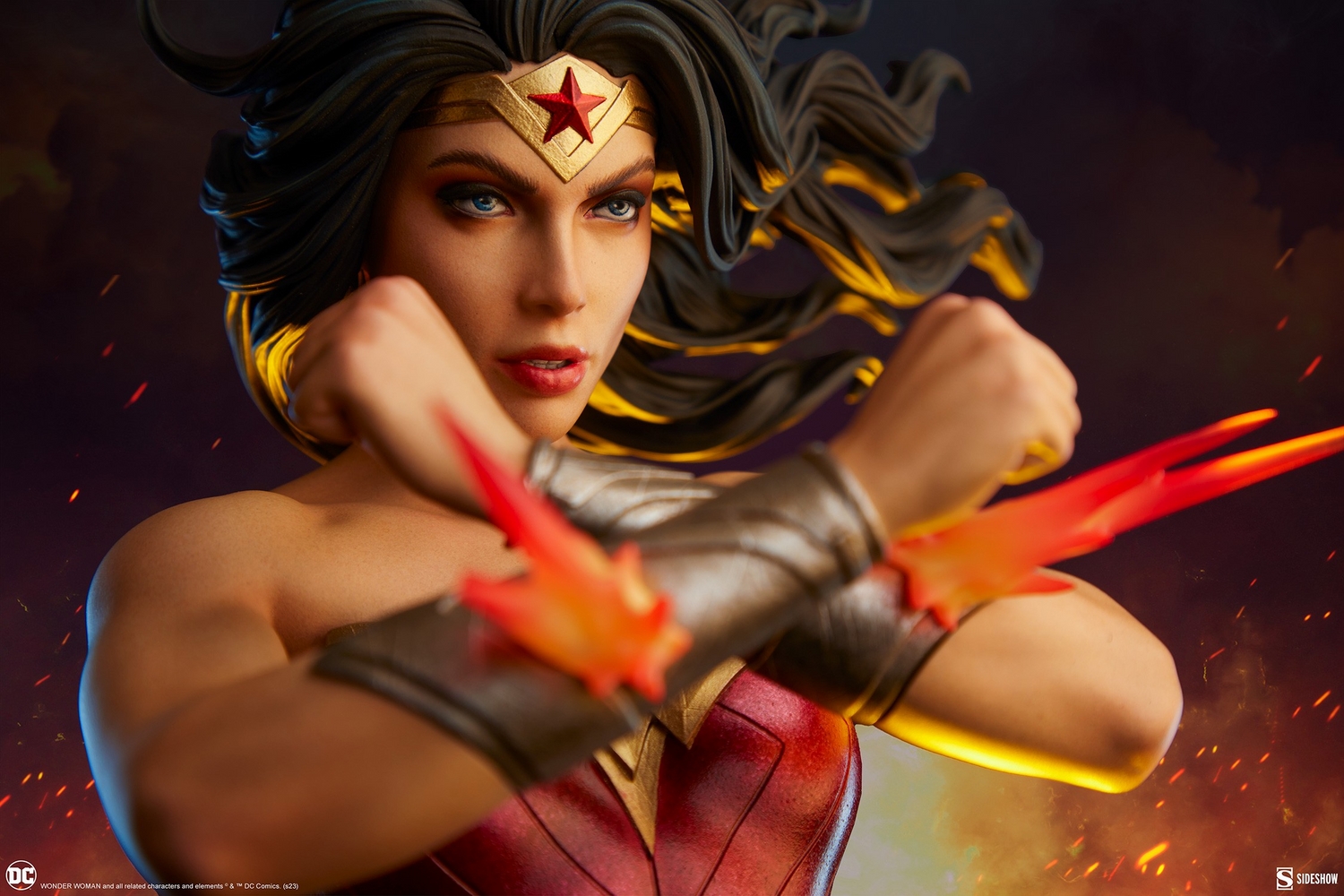 wonder-woman-saving-the-day-premium-format-figure_dc-comics_gallery_648bb2e95d8a5.jpg