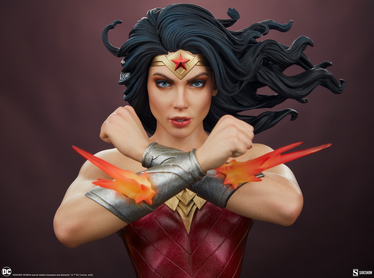 wonder-woman-saving-the-day-premium-format-figure_dc-comics_gallery_648bb2ec765ab.jpg