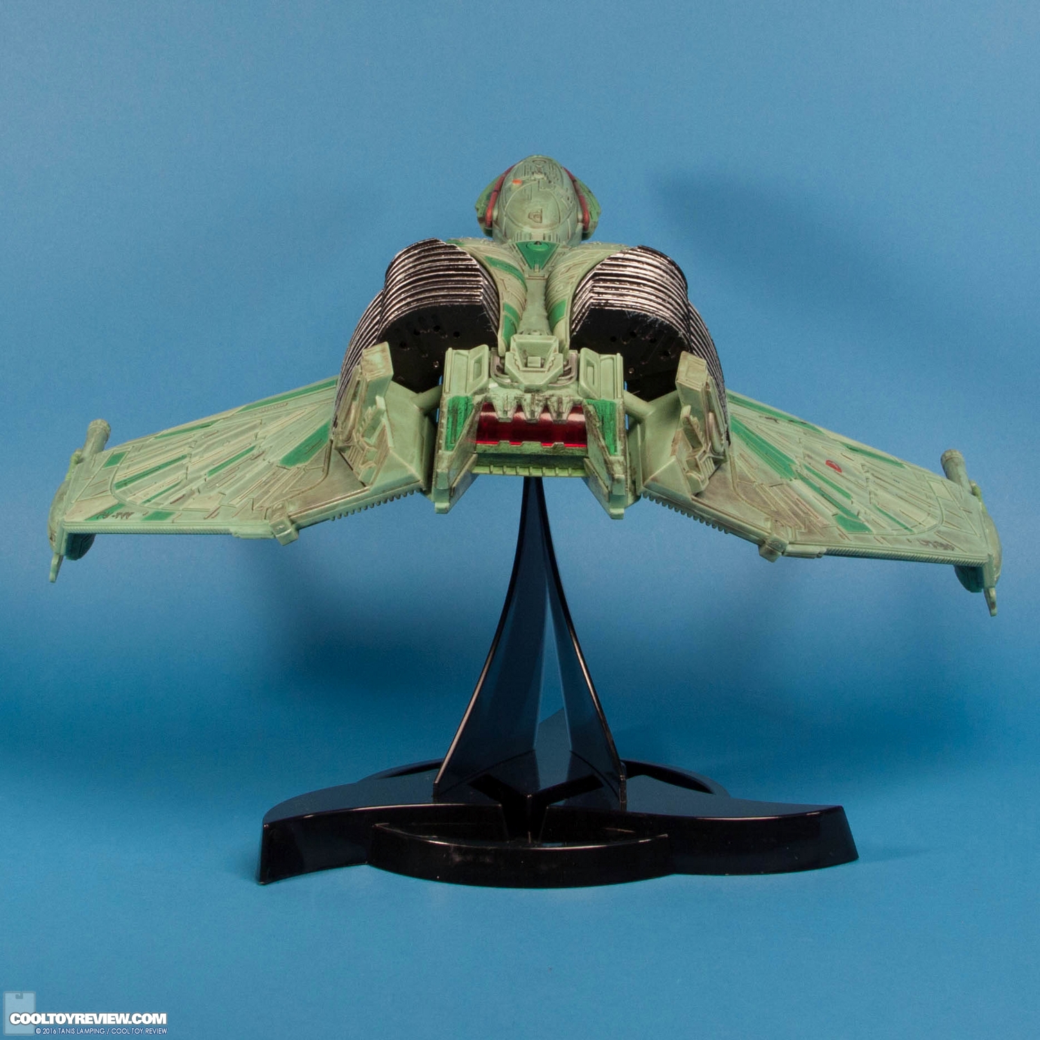 klingon-bird-of-prey-electronic-starship-diamond-select-toys-004.jpg