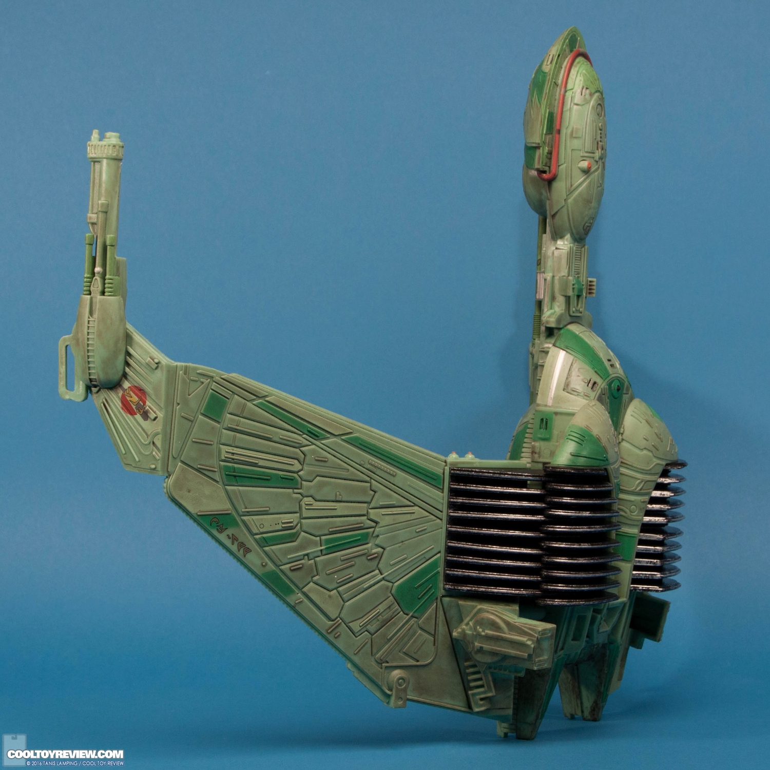 klingon-bird-of-prey-electronic-starship-diamond-select-toys-007.jpg