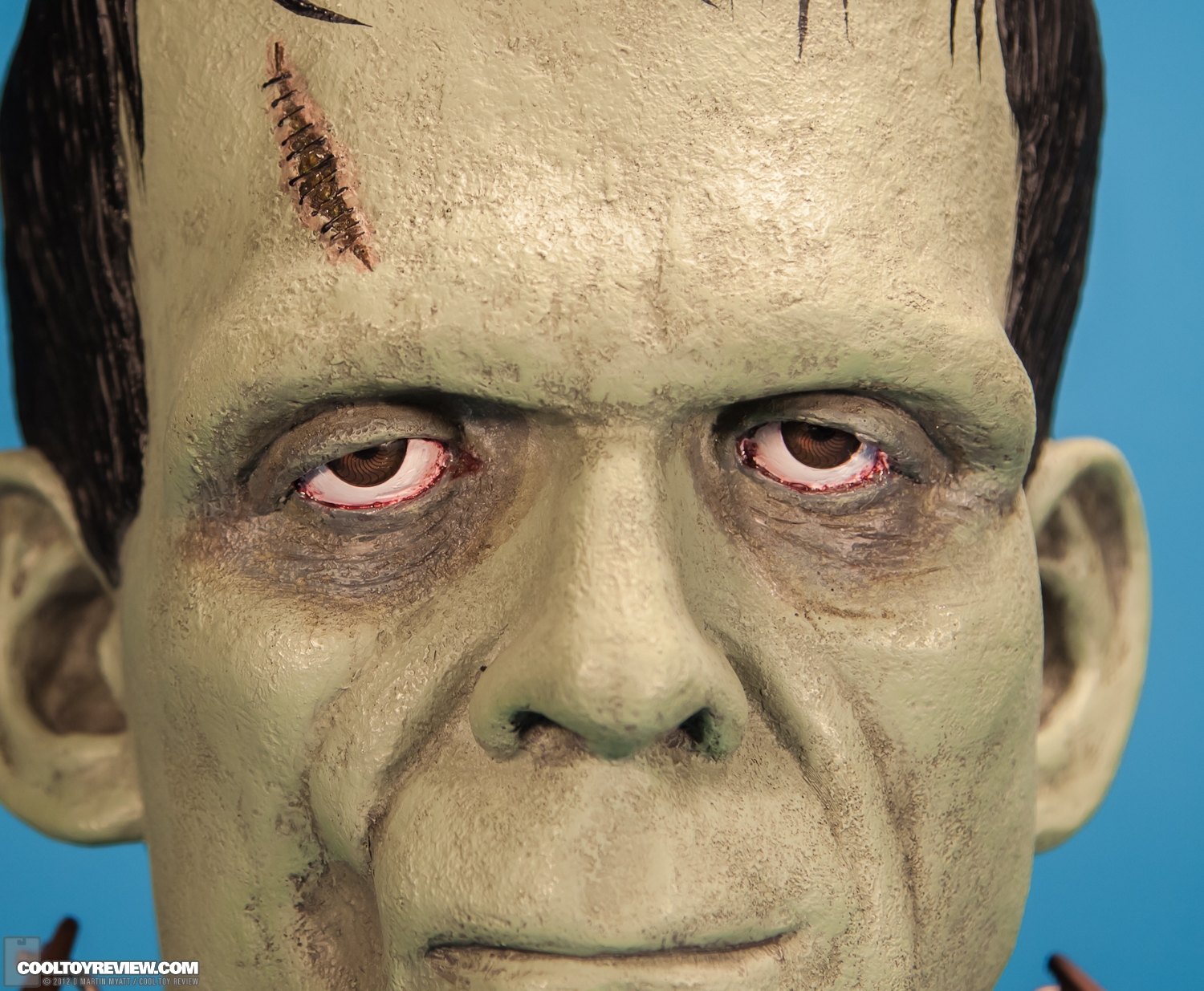 Frankenstein_Monster_Bust_Factory_Entertainment-12.jpg