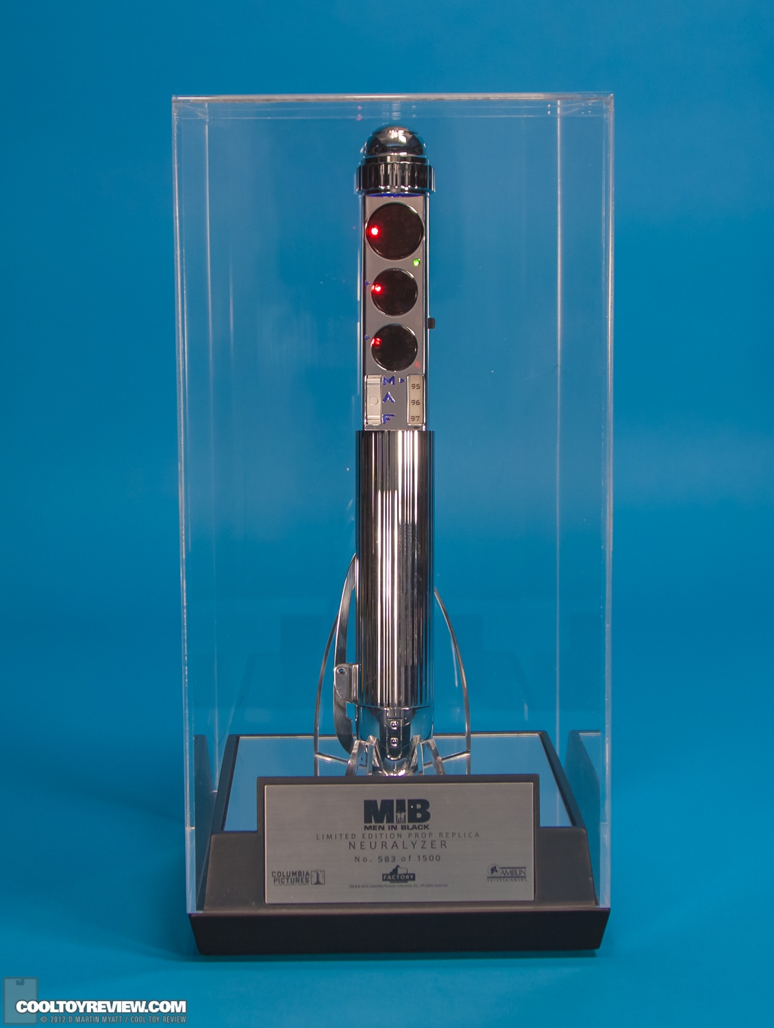 Men_In_Black_MIB_Neuralyzer_Prop_Replica_Factory_Entertainment-01.jpg