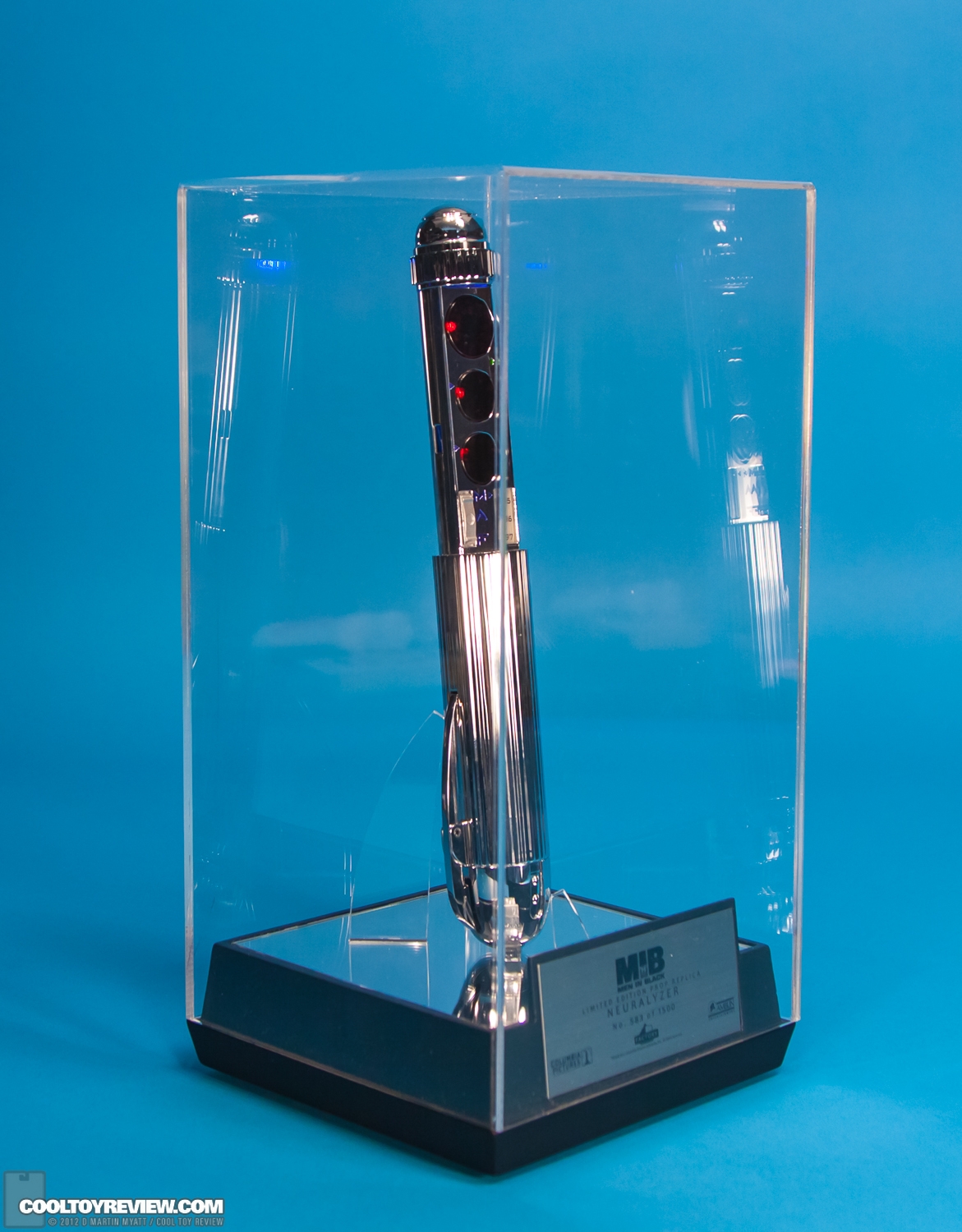 Men_In_Black_MIB_Neuralyzer_Prop_Replica_Factory_Entertainment-02.jpg