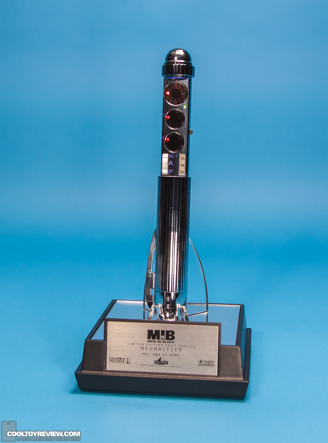 Men_In_Black_MIB_Neuralyzer_Prop_Replica_Factory_Entertainment-06.jpg