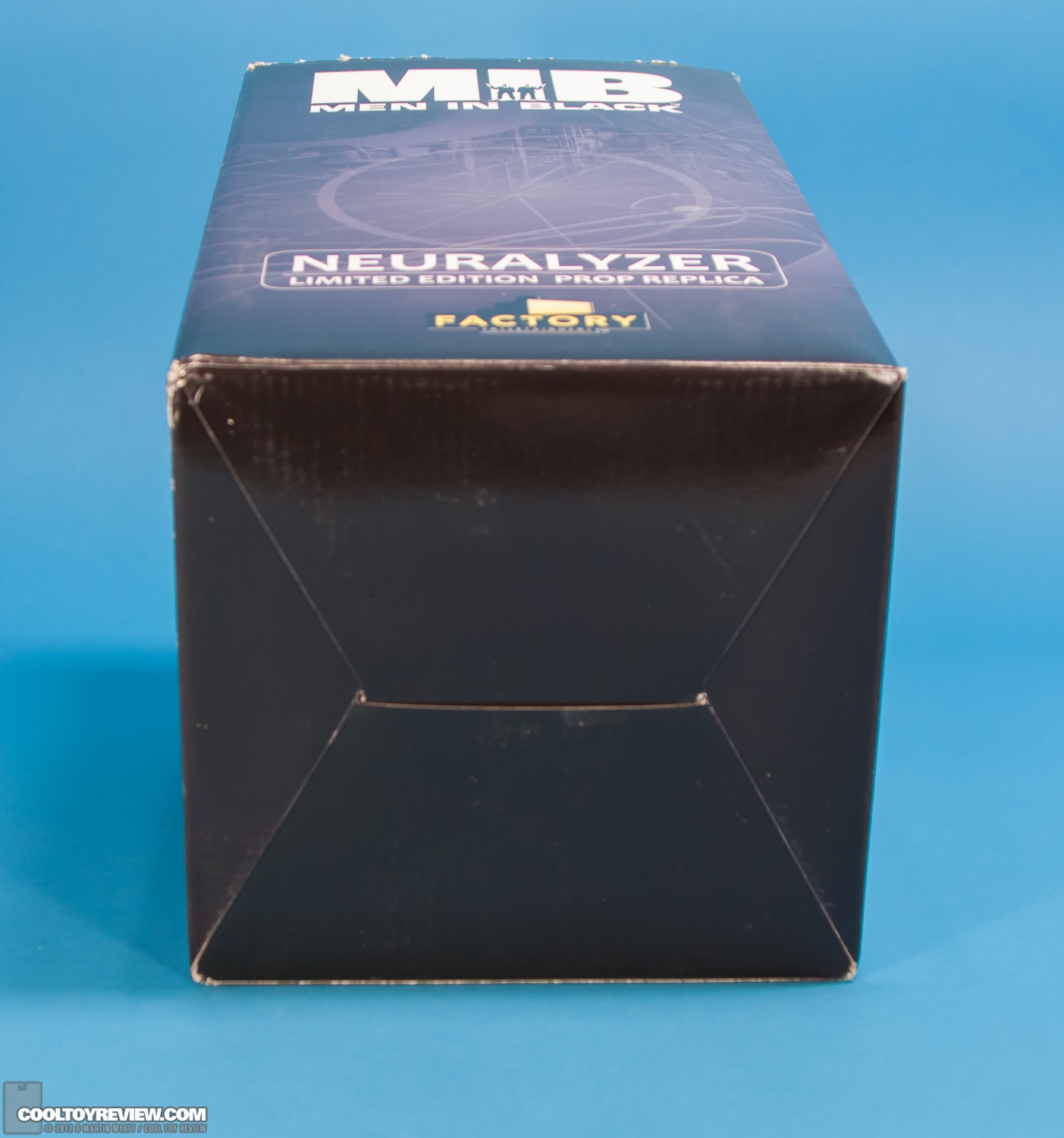 Men_In_Black_MIB_Neuralyzer_Prop_Replica_Factory_Entertainment-29.jpg