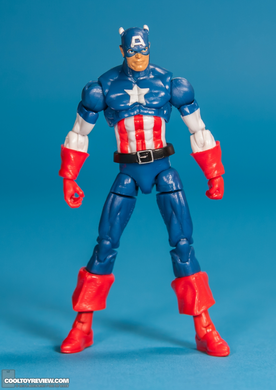 Series-5-04-Captain-America-Marvel-Universe-Hasbro-2013-001.jpg