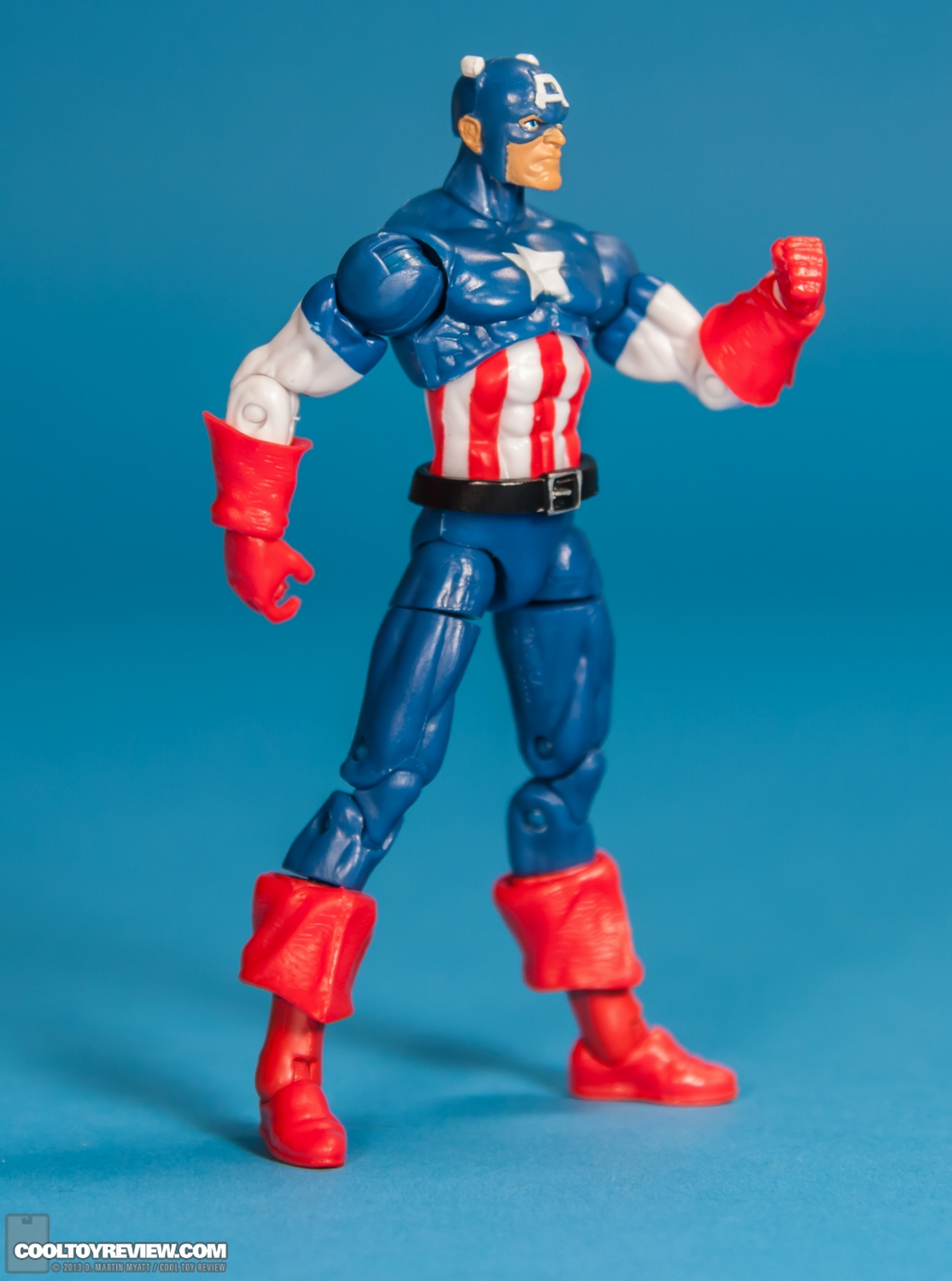 Series-5-04-Captain-America-Marvel-Universe-Hasbro-2013-002.jpg