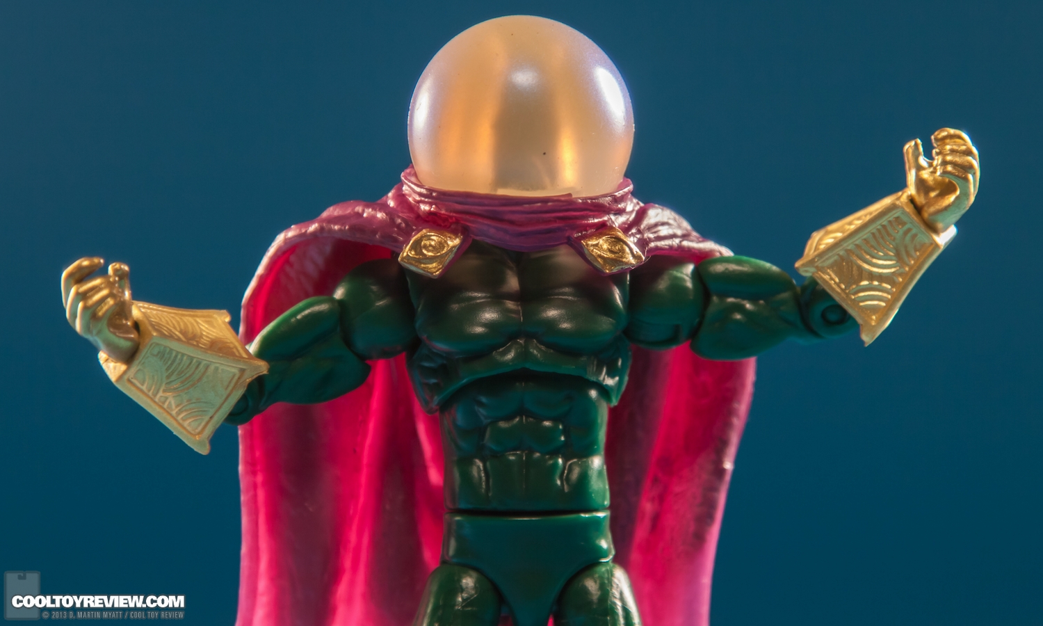 Series-5-05-Mysterio-Marvel-Universe-Hasbro-2013-017.jpg