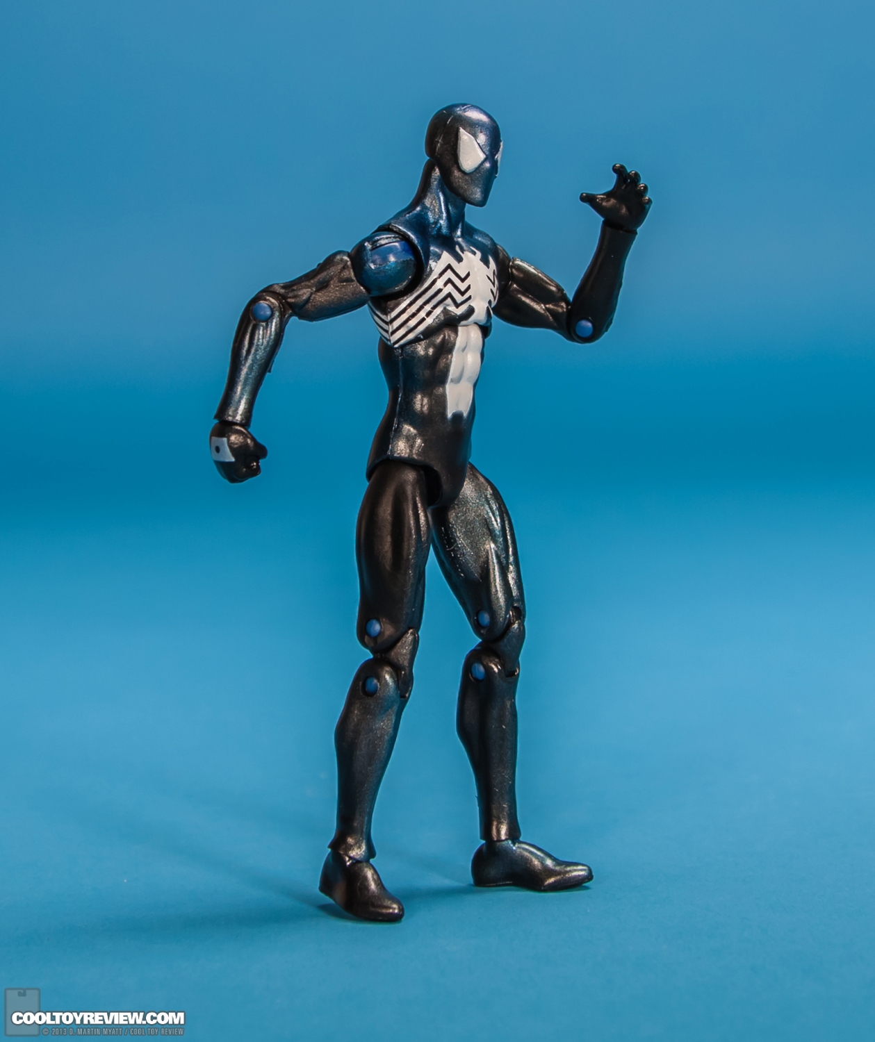 Series-5-07-Black-Costume-Spider-Man-Marvel-Universe-Hasbro-2013-002.jpg