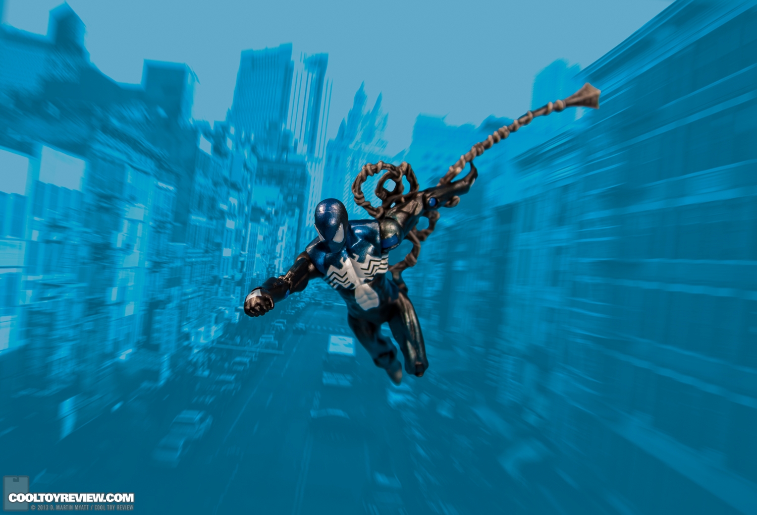 Series-5-07-Black-Costume-Spider-Man-Marvel-Universe-Hasbro-2013-007.jpg