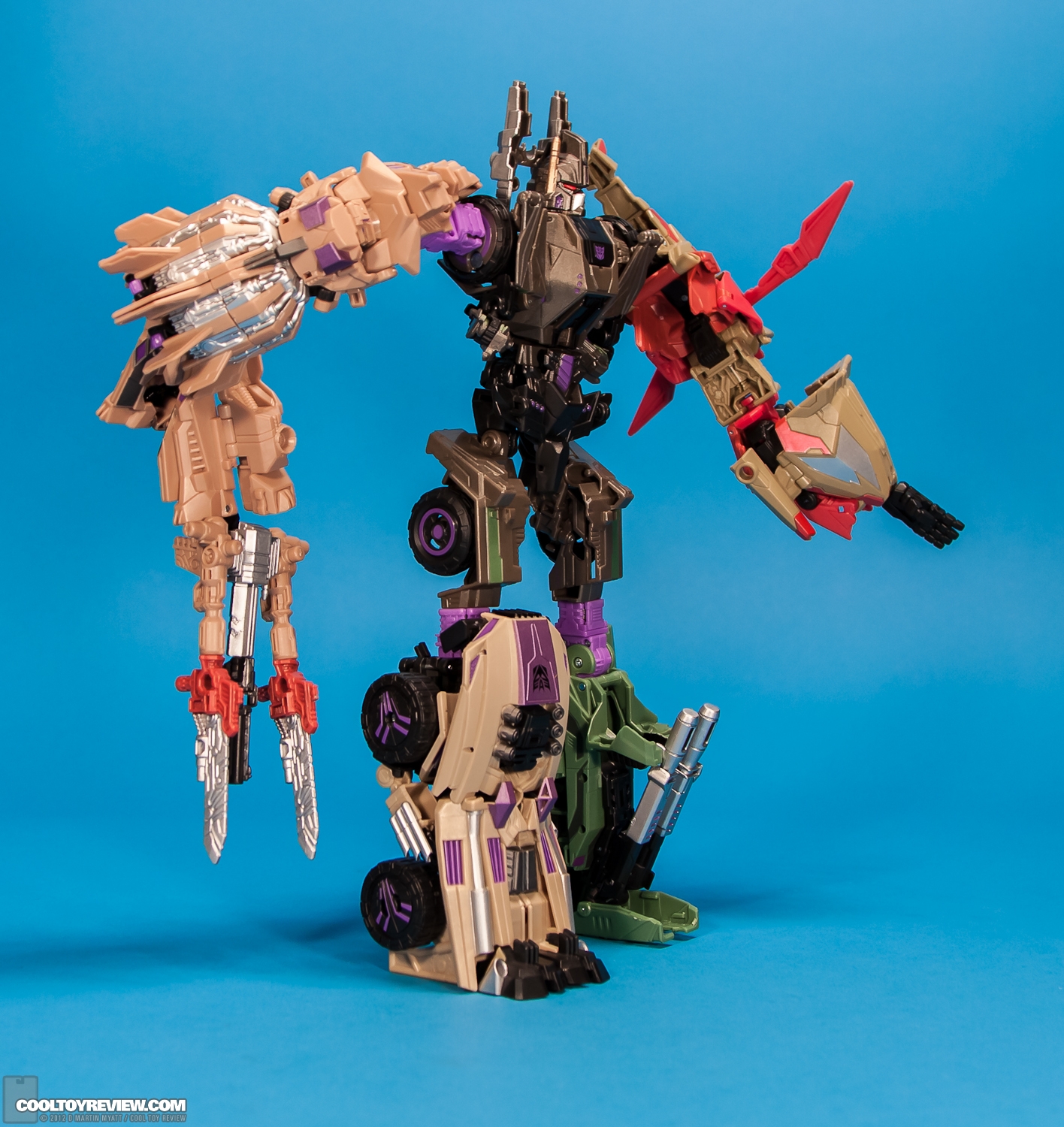 Bruticus_Transformers_Generations_2012_SDCC_Hasbro-02.jpg