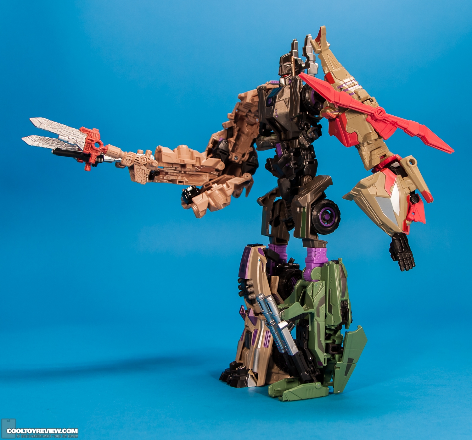 Bruticus_Transformers_Generations_2012_SDCC_Hasbro-03.jpg