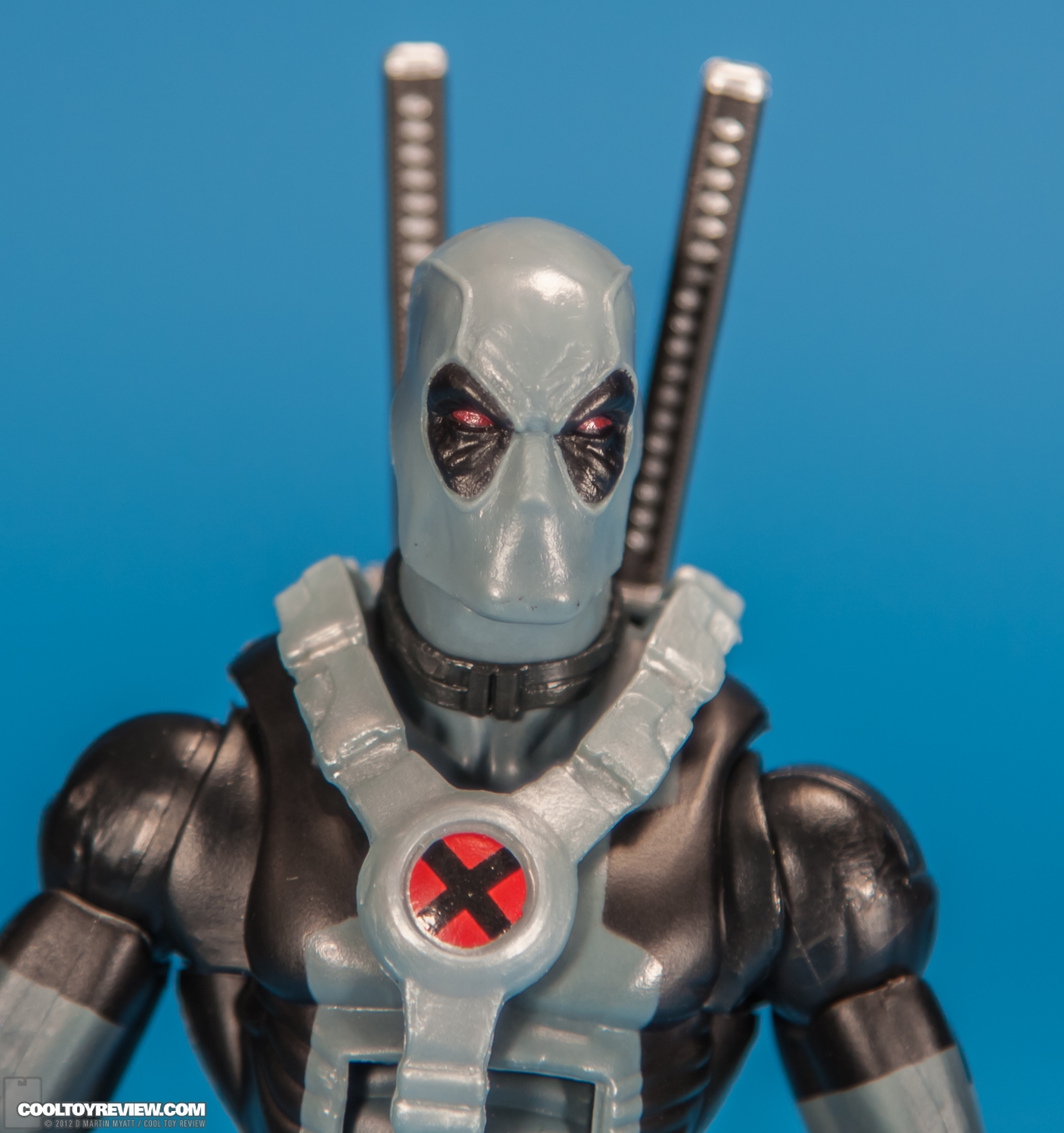 Deadpool_Uncanny_X-Force_Marvel_Legends_Hasbro-05.jpg