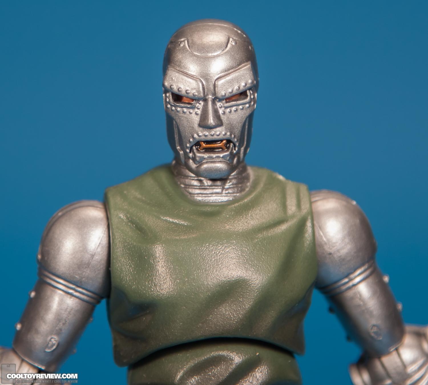 Dr_Doom_Marvel_Legends_Hasbro-09.jpg