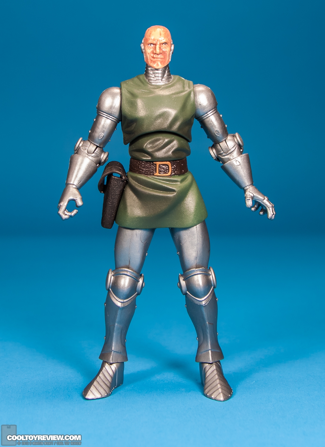 Dr_Doom_Marvel_Legends_Hasbro-14.jpg