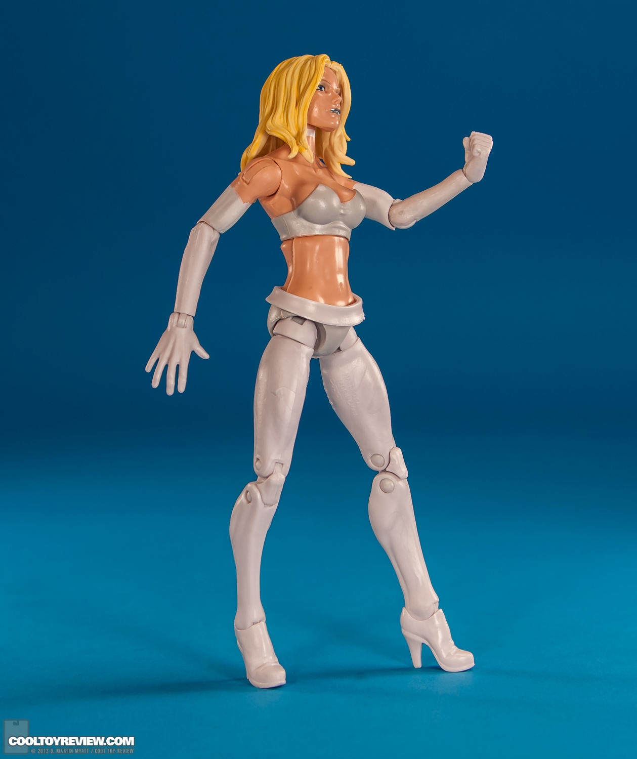 Emma-Frost-Marvel-Legends-Puck-Series-Hasbro-002.jpg