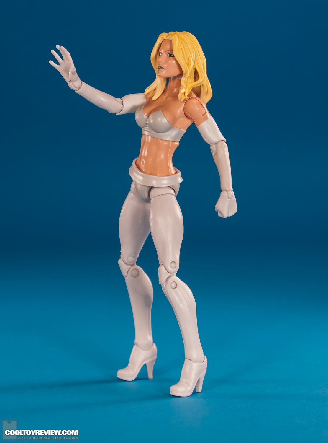 Emma-Frost-Marvel-Legends-Puck-Series-Hasbro-003.jpg