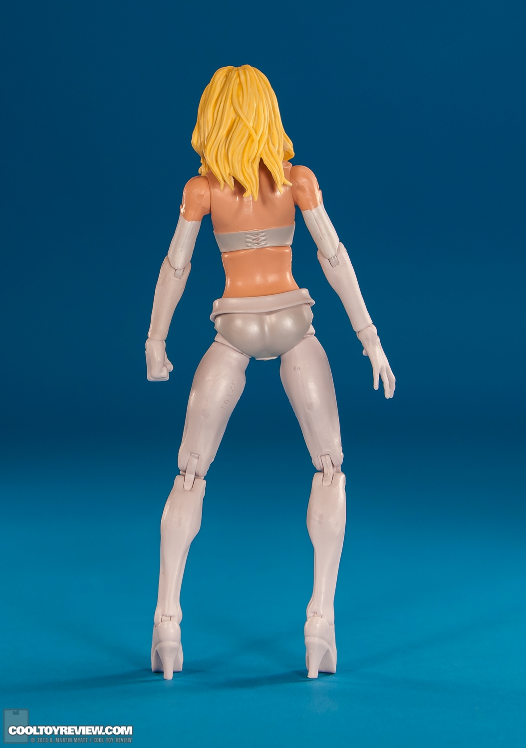 Emma-Frost-Marvel-Legends-Puck-Series-Hasbro-004.jpg