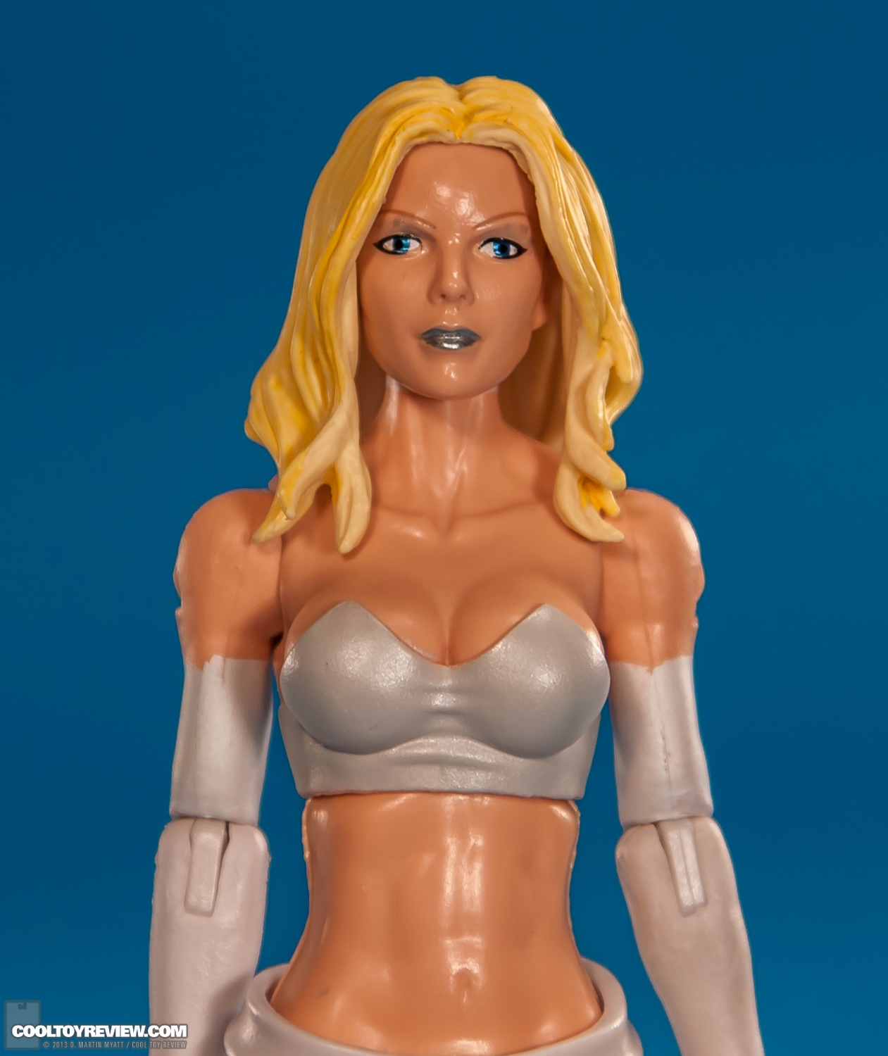 Emma-Frost-Marvel-Legends-Puck-Series-Hasbro-005.jpg