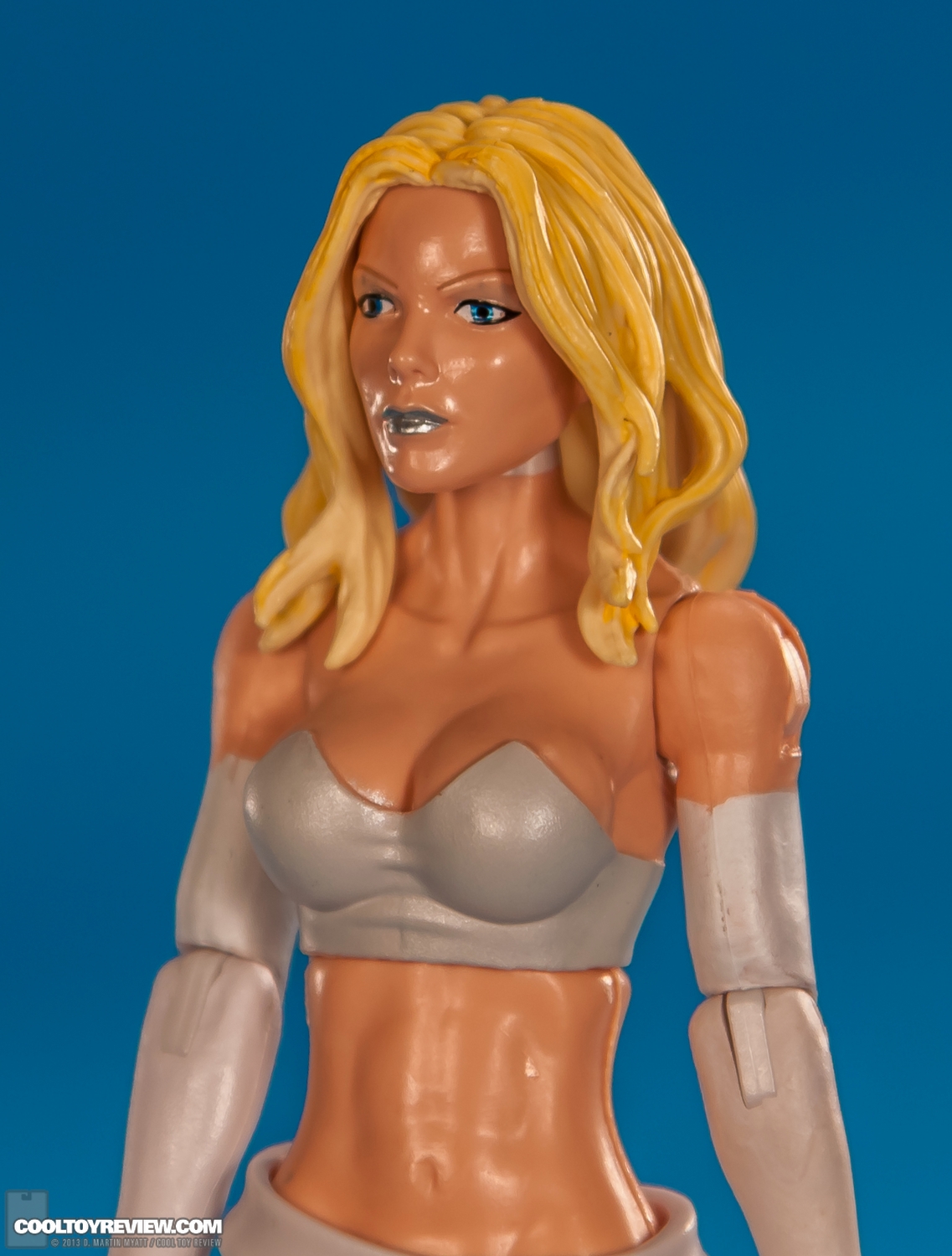 Emma-Frost-Marvel-Legends-Puck-Series-Hasbro-007.jpg