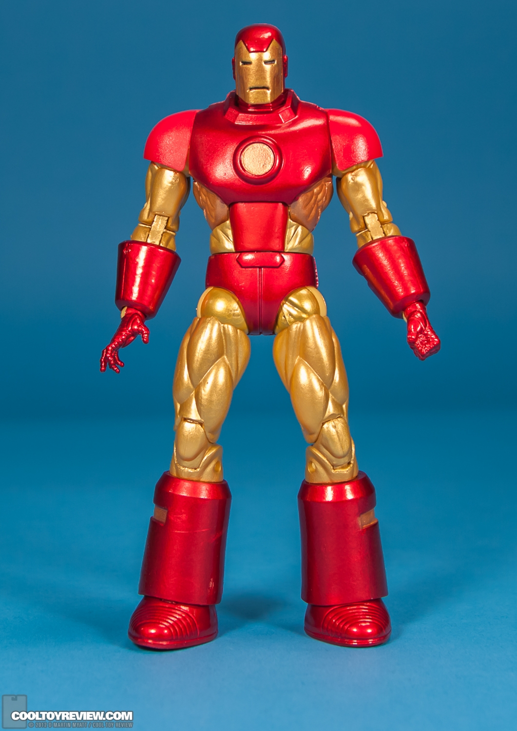 Iron_Man_Neo-Classic_Marvel_Legends_Hasbro-01.jpg