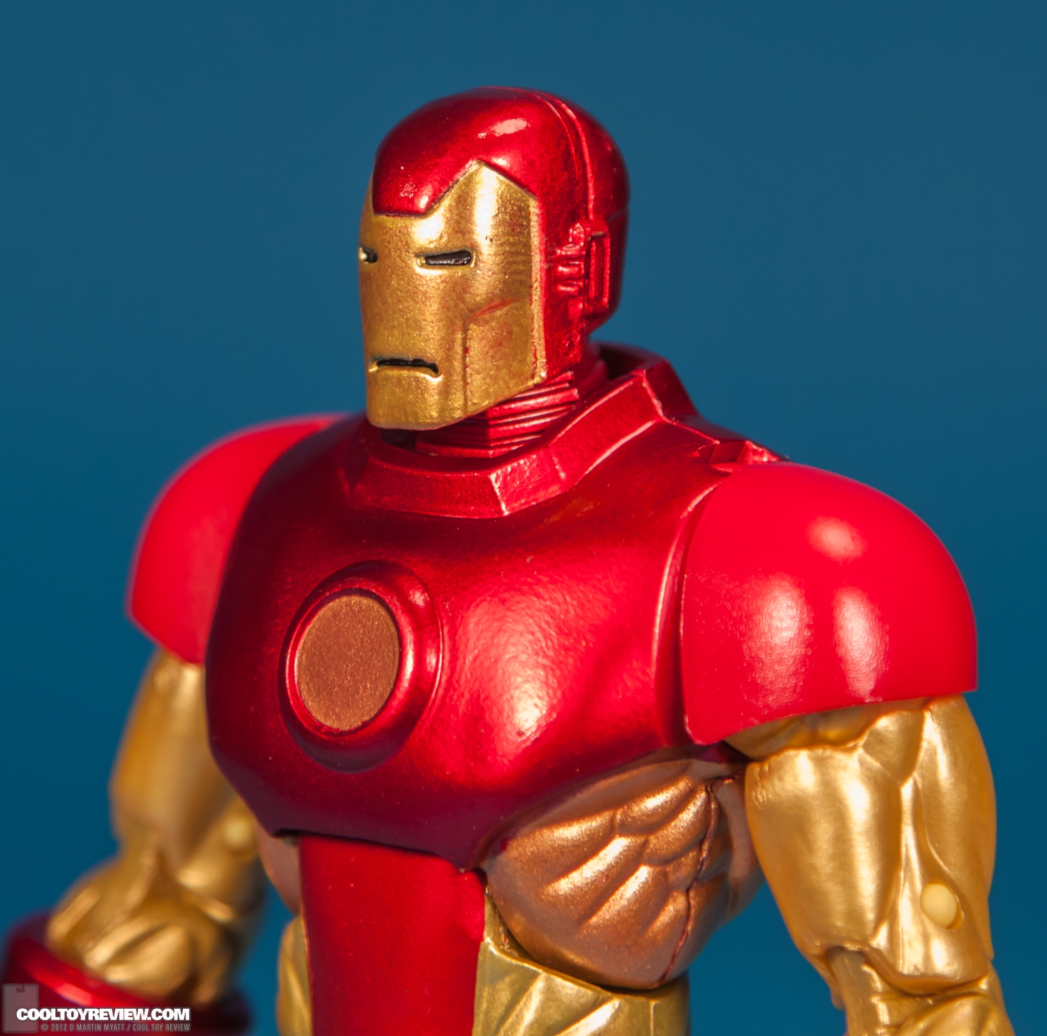 Iron_Man_Neo-Classic_Marvel_Legends_Hasbro-07.jpg