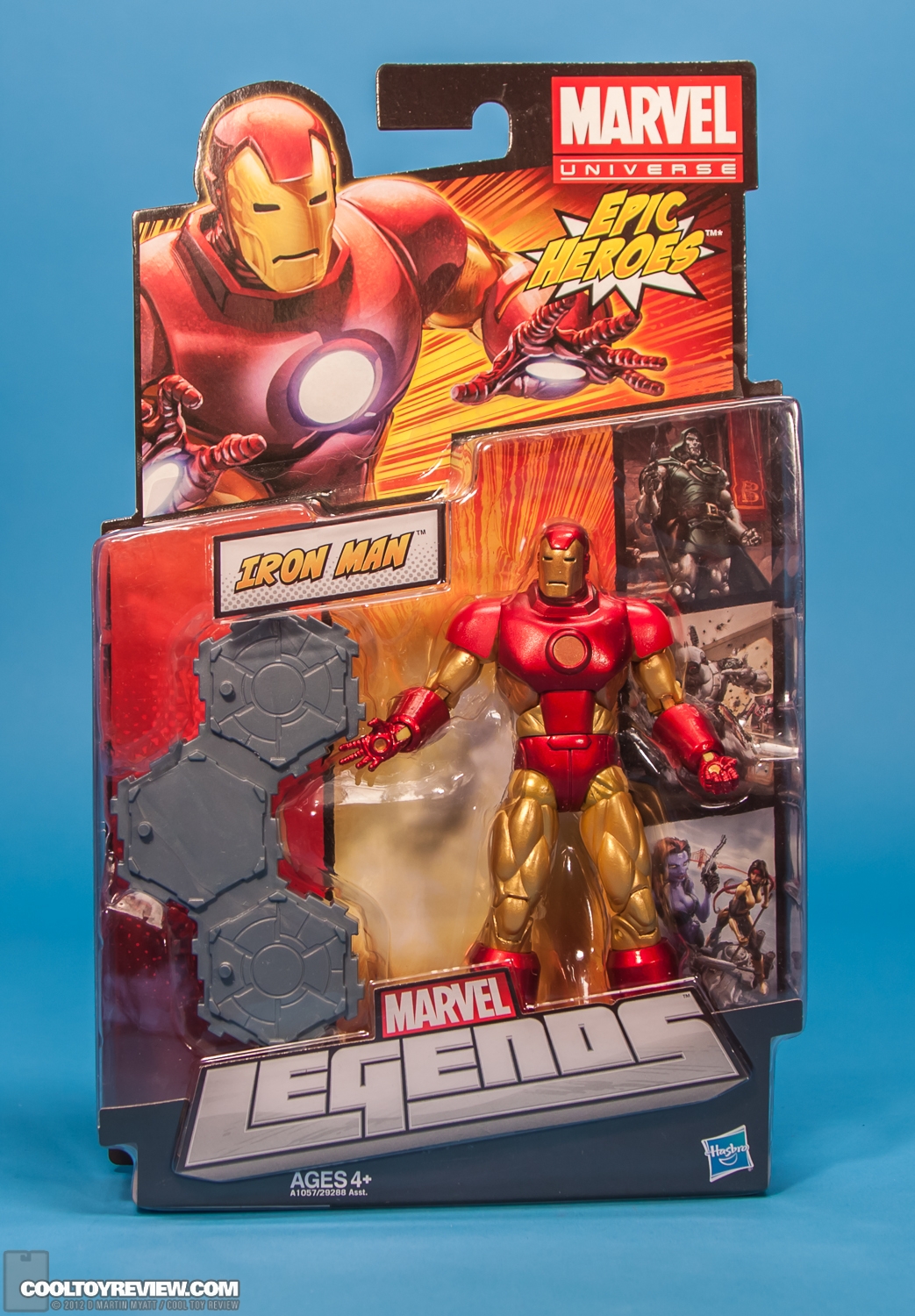 Iron_Man_Neo-Classic_Marvel_Legends_Hasbro-12.jpg